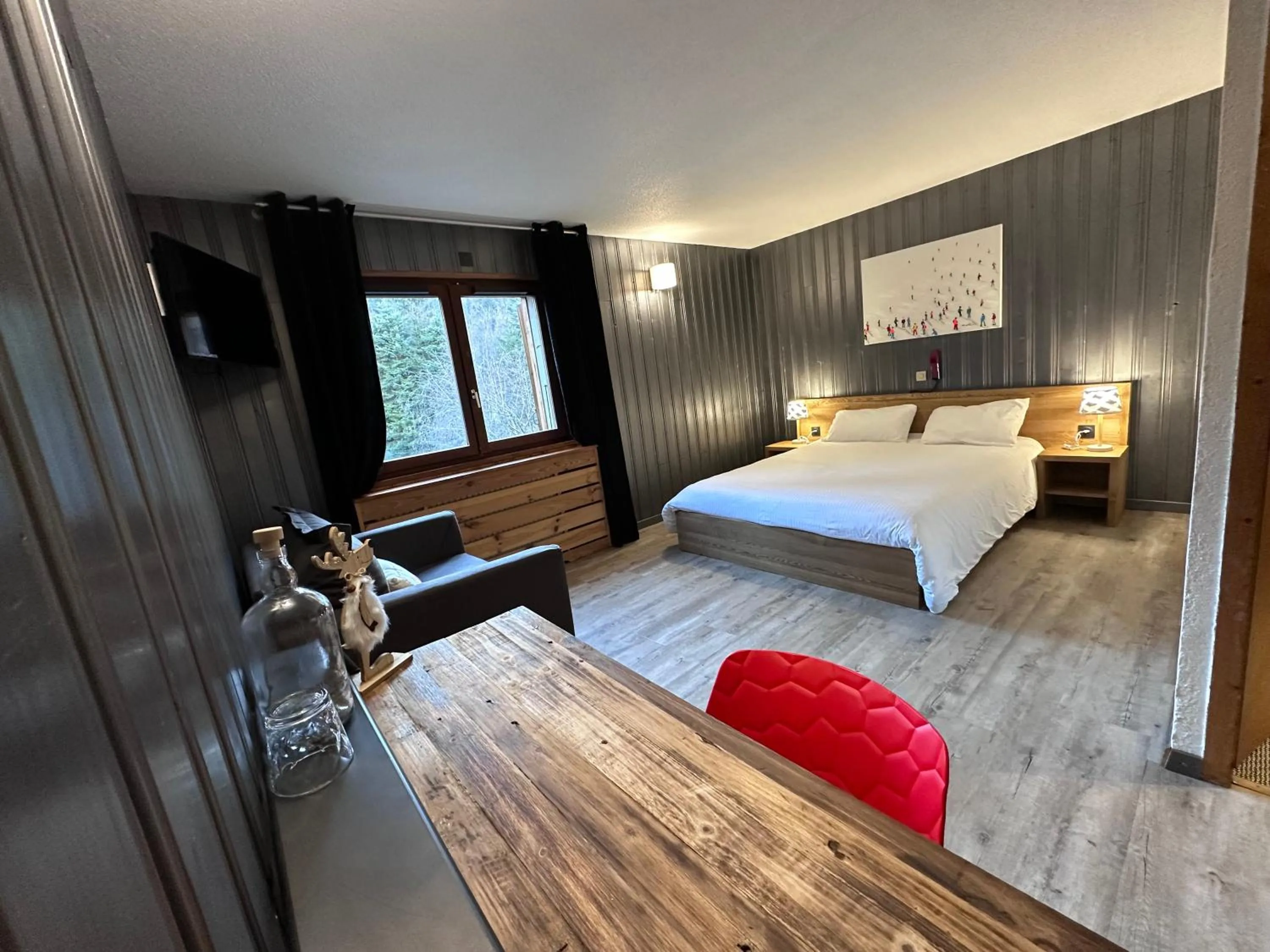 Photo of the whole room, Bed in Fontaine du Mont Blanc Hotel & Spa