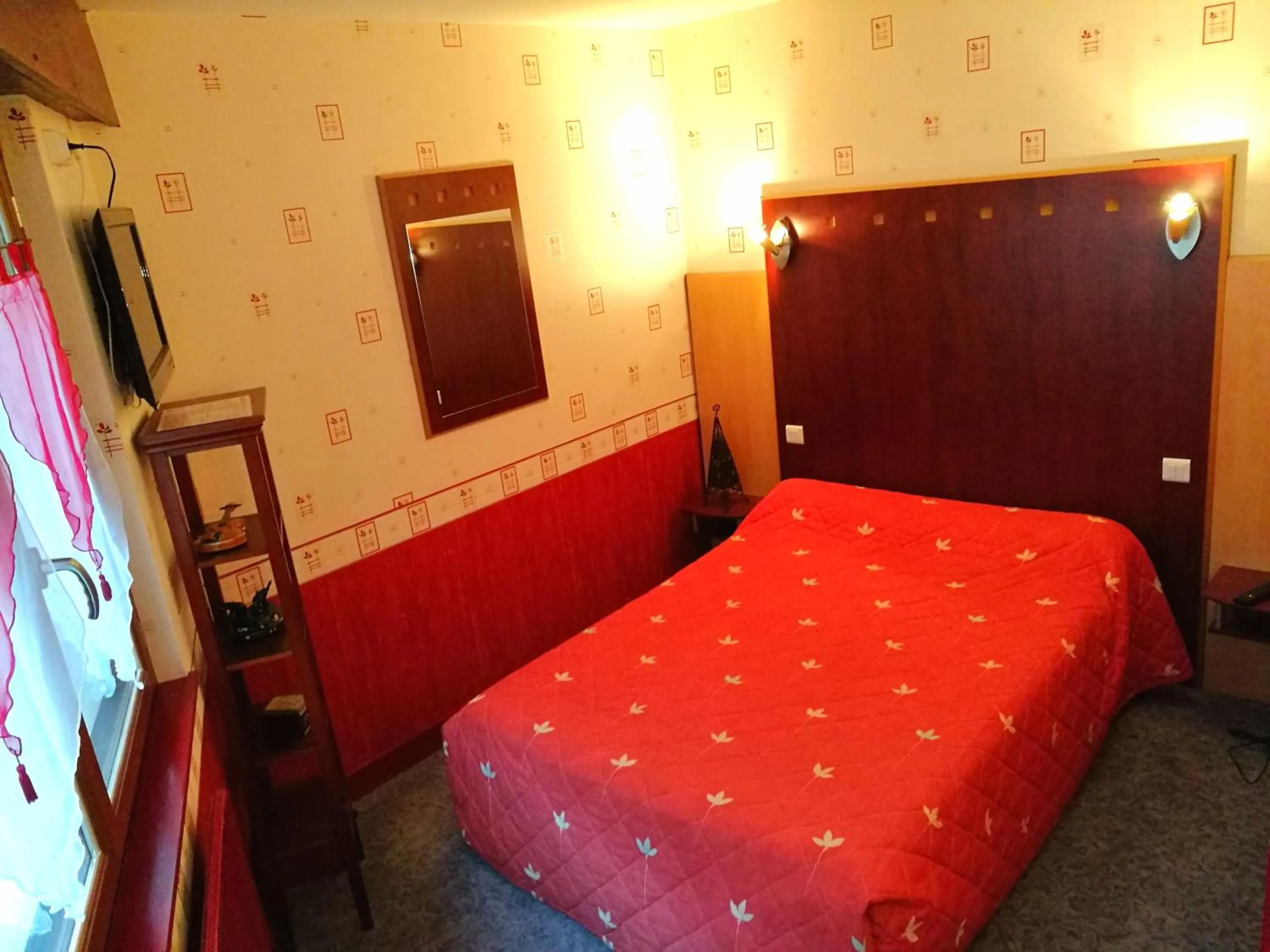 Photo of the whole room, Bed in Le relais du Haut Limousin