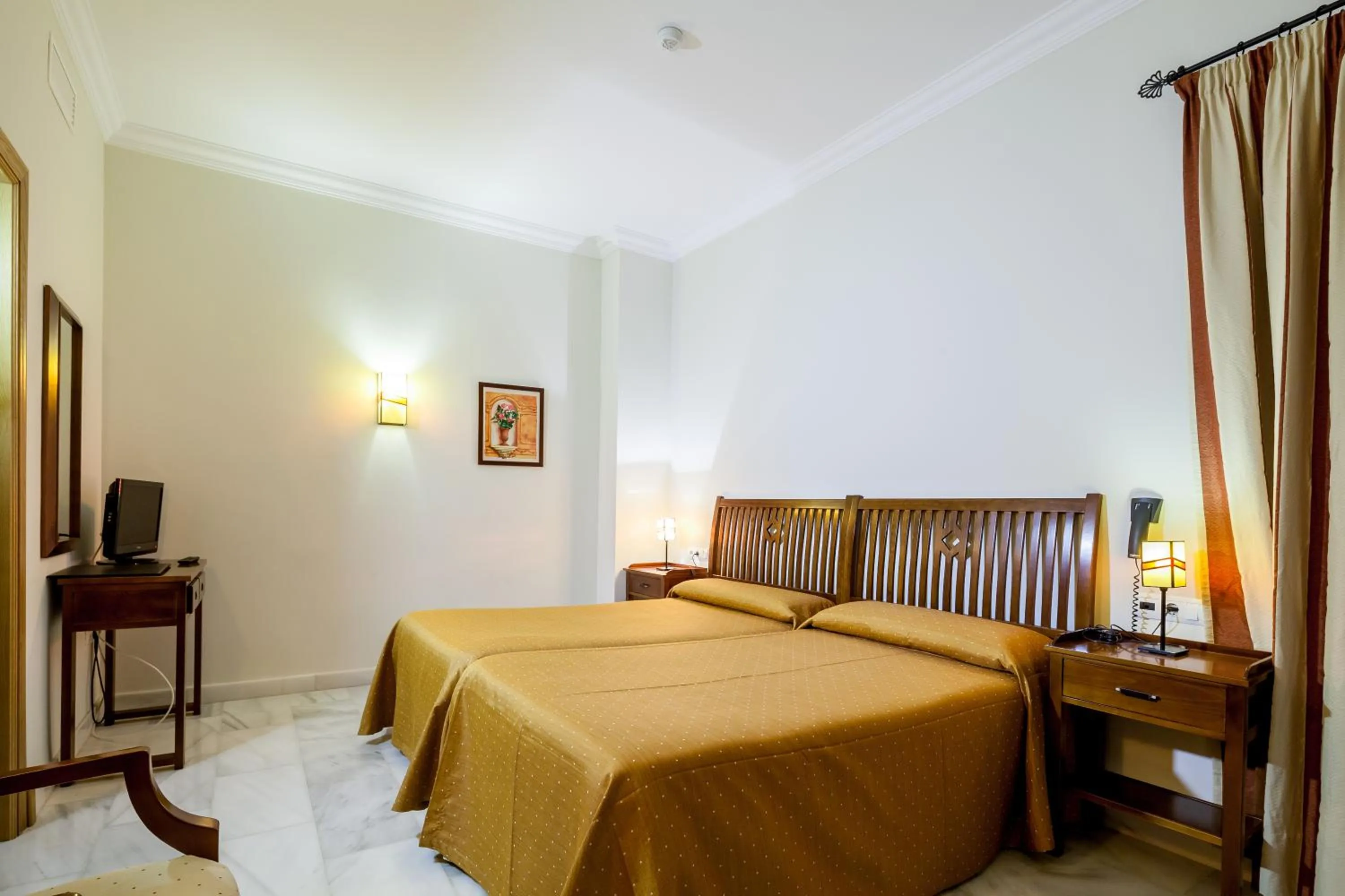 Photo of the whole room, Bed in Hotel Las Casas del Duque