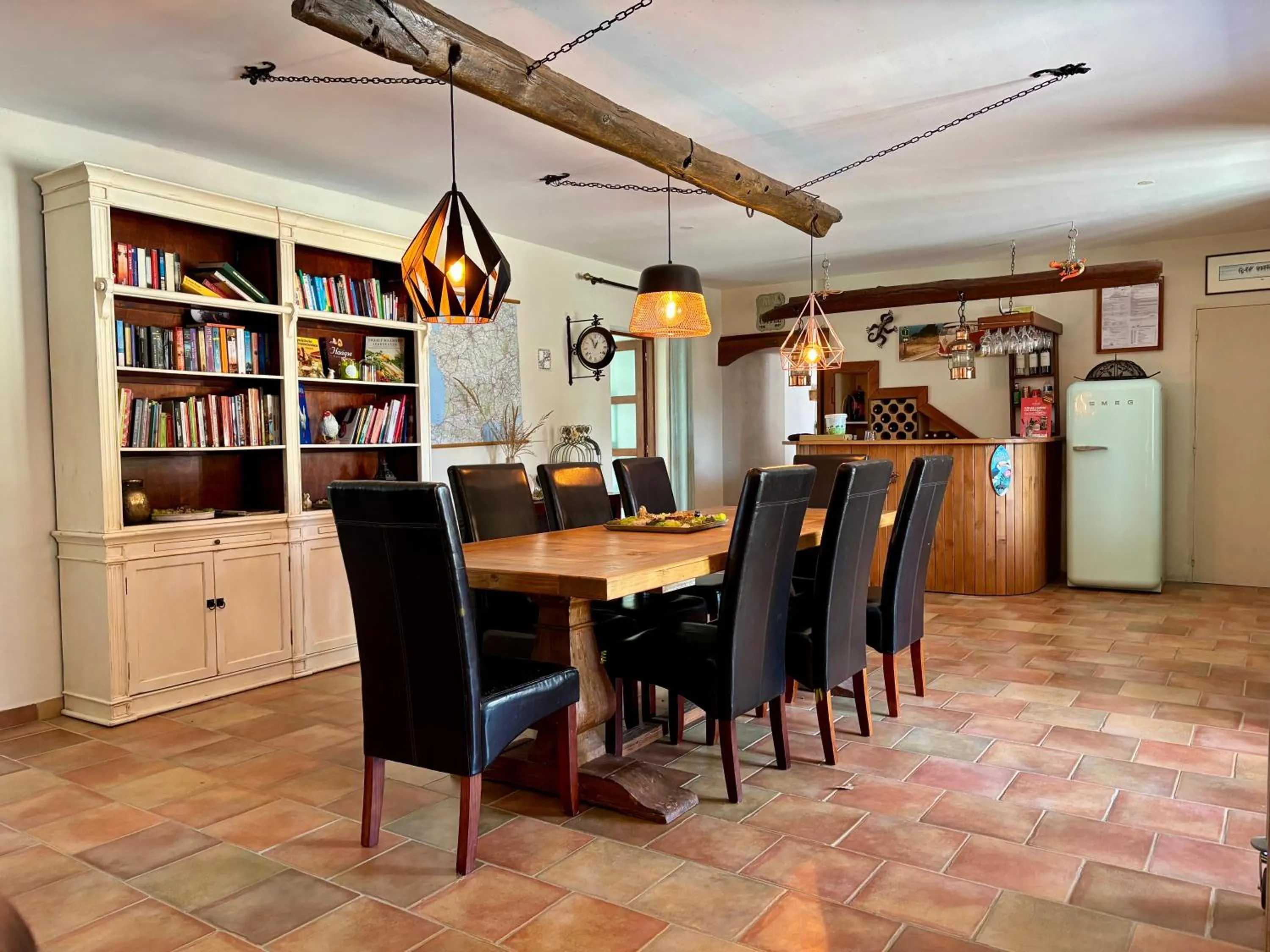 Dining area in residence la Salamandre kamers