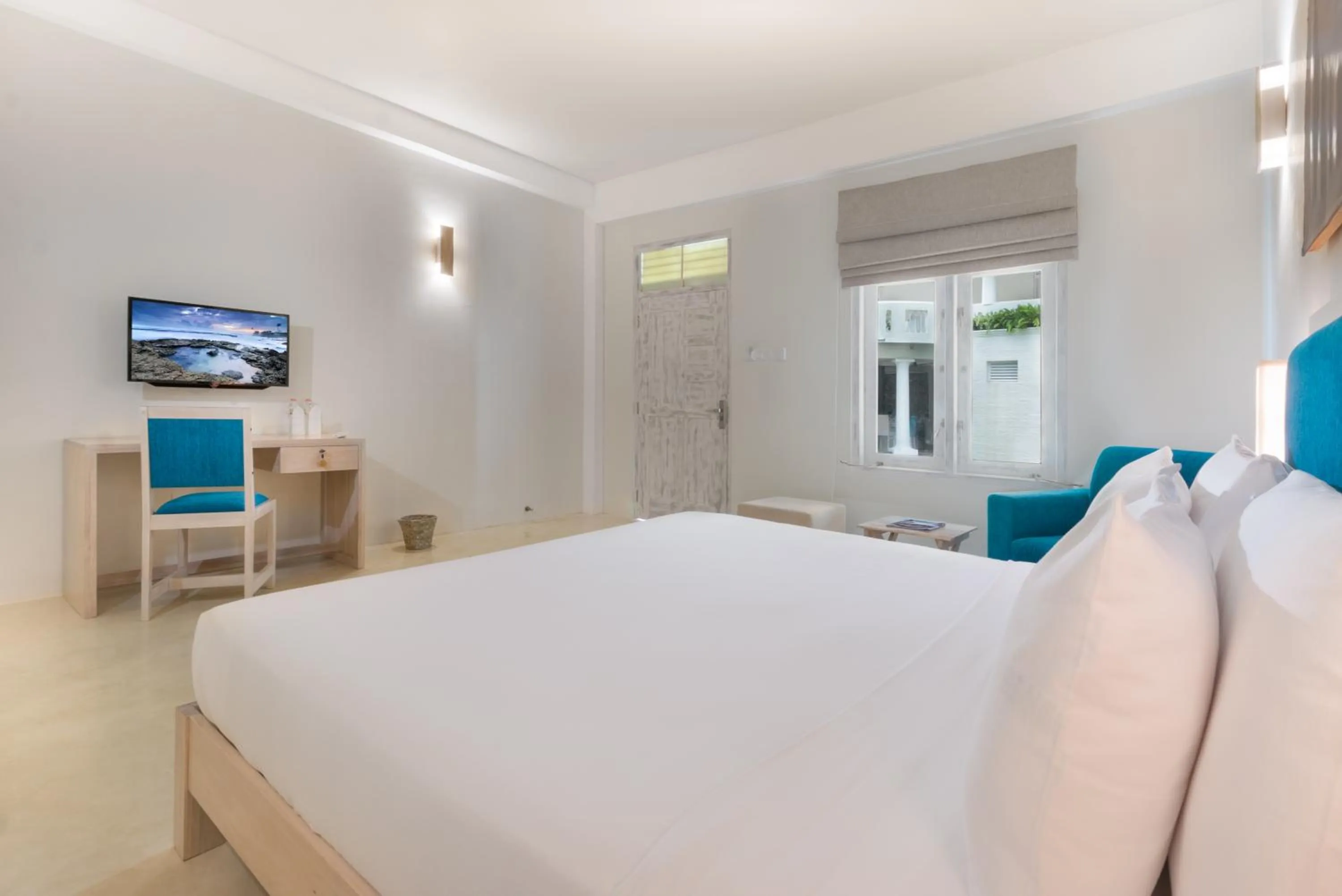 Photo of the whole room, Bed in Epic Unawatuna