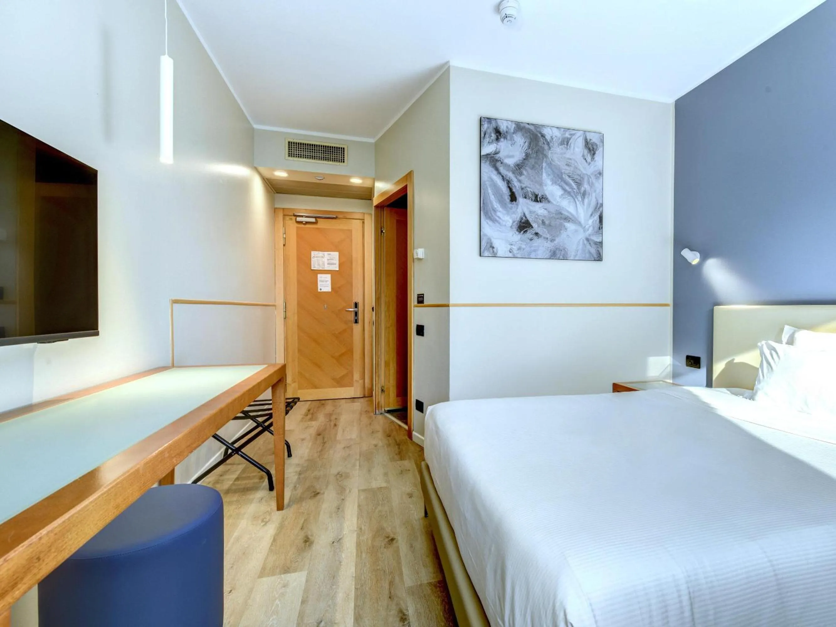 Photo of the whole room, Bed in B&B Hotel Quarto d'Altino