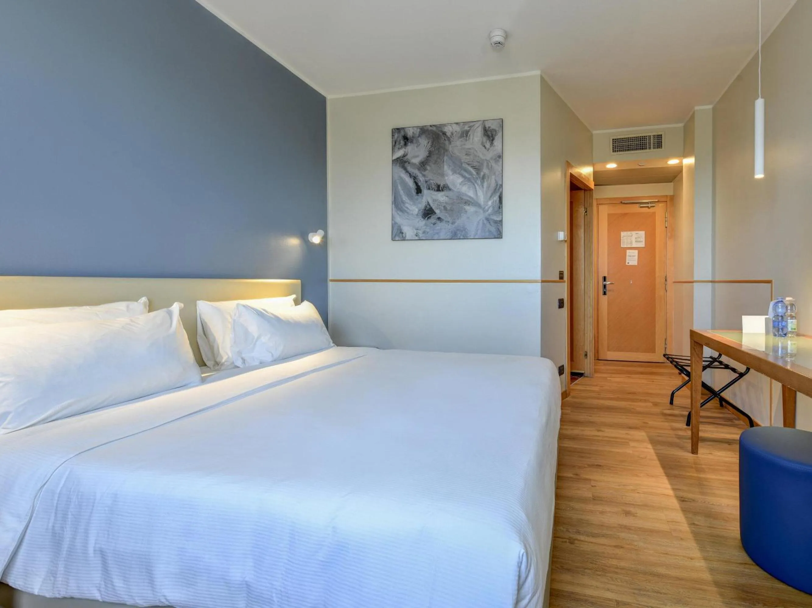 Photo of the whole room, Bed in B&B Hotel Quarto d'Altino