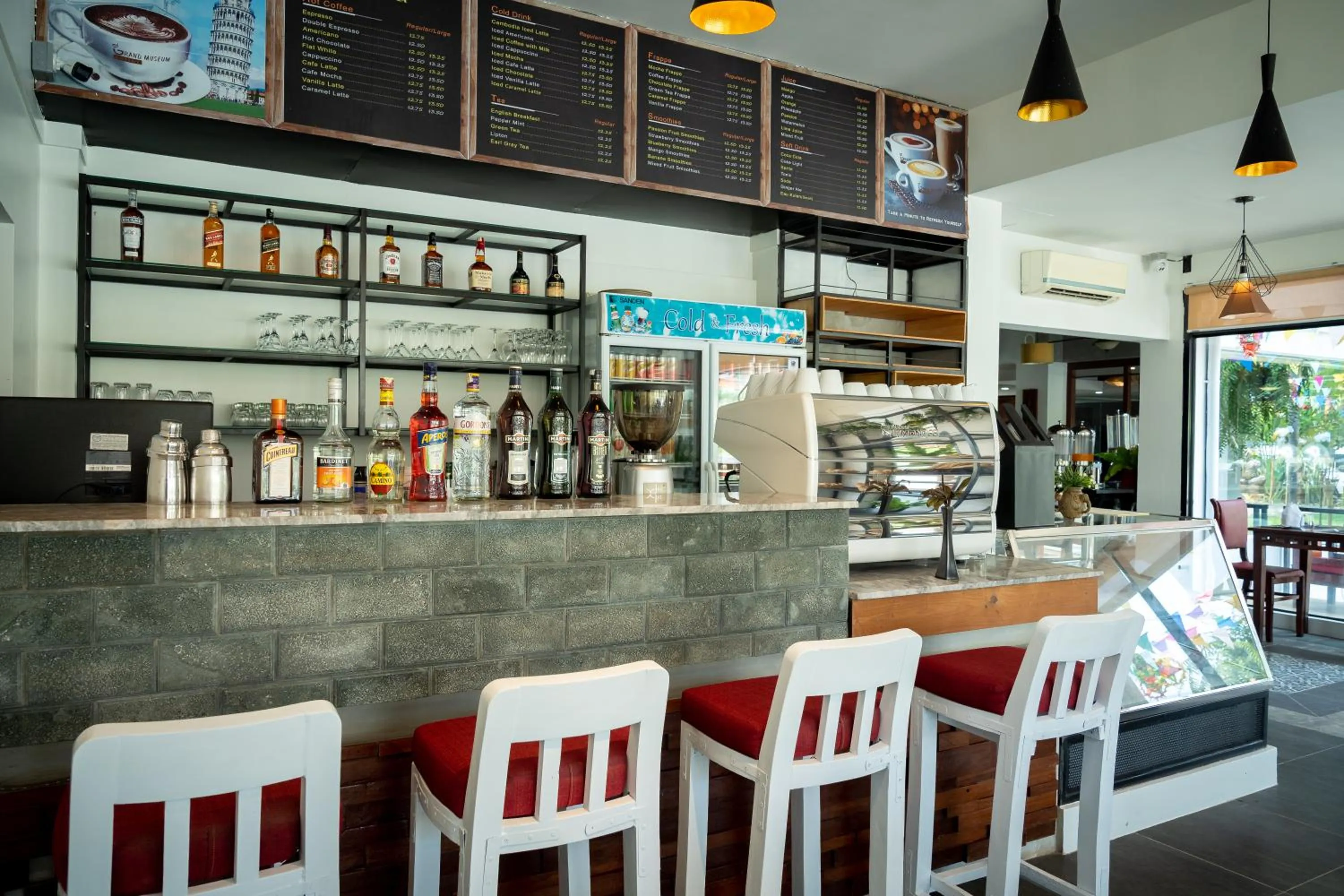 Restaurant/places to eat in Sala Siem Reap Hotel