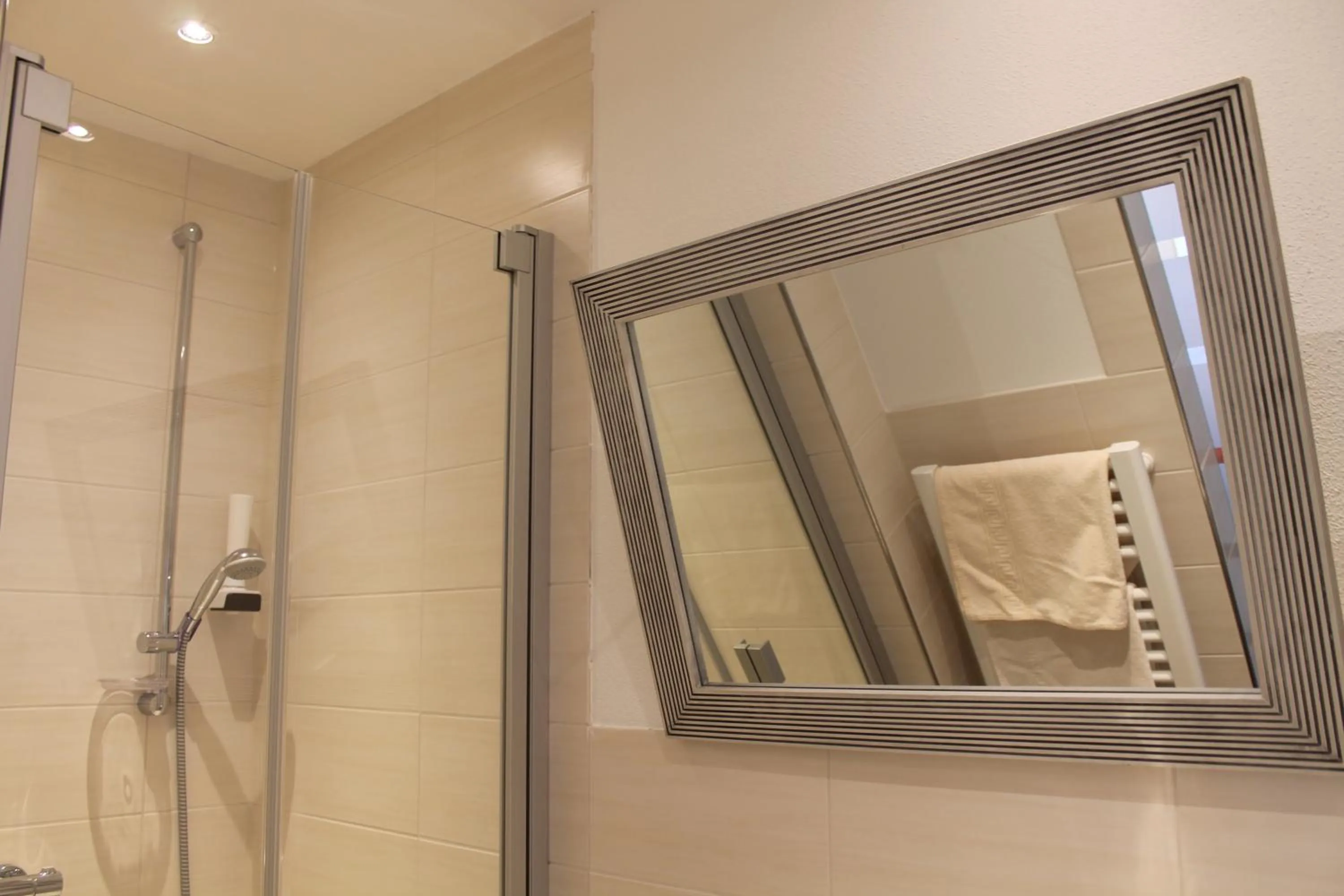 Shower in Gasthof Post