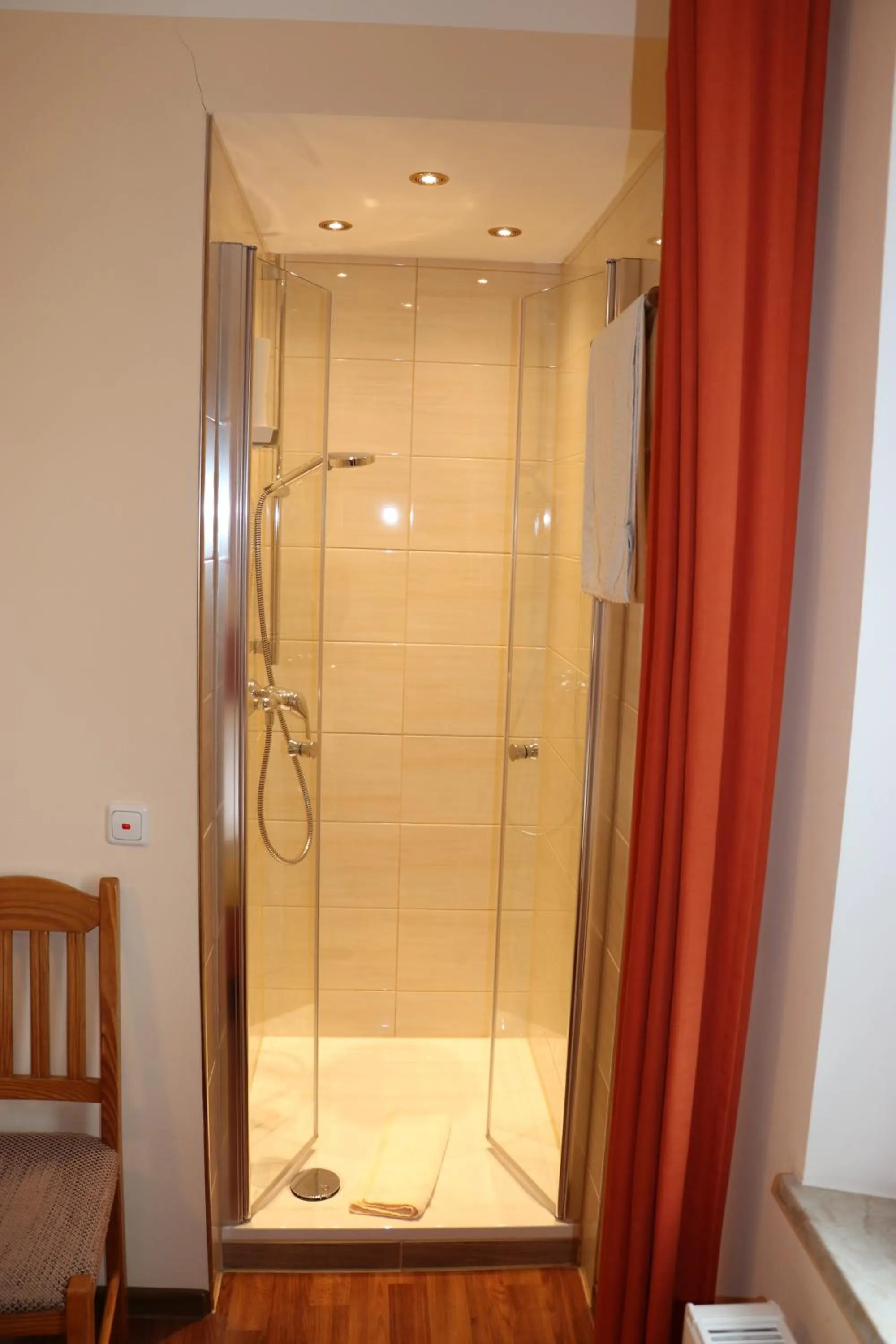 Shower in Gasthof Post