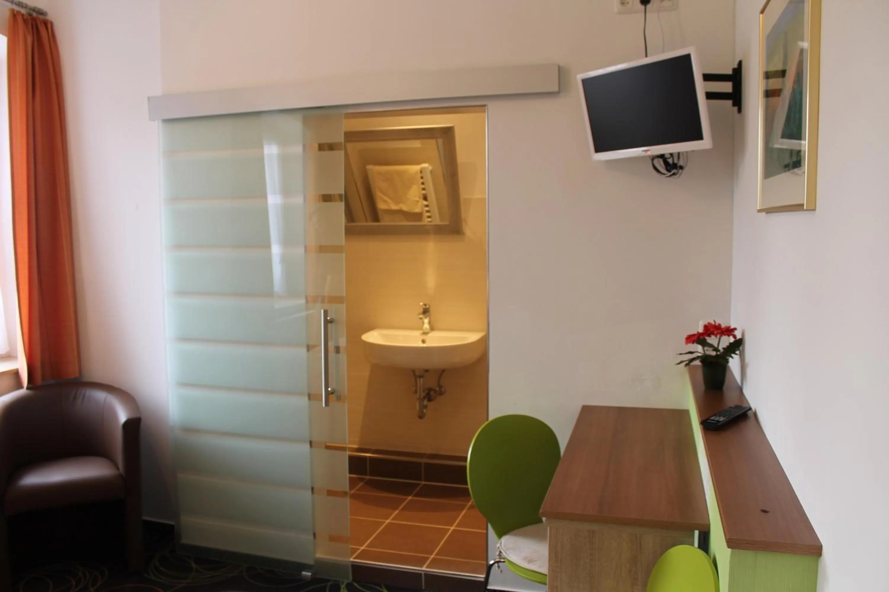 Bathroom in Gasthof Post