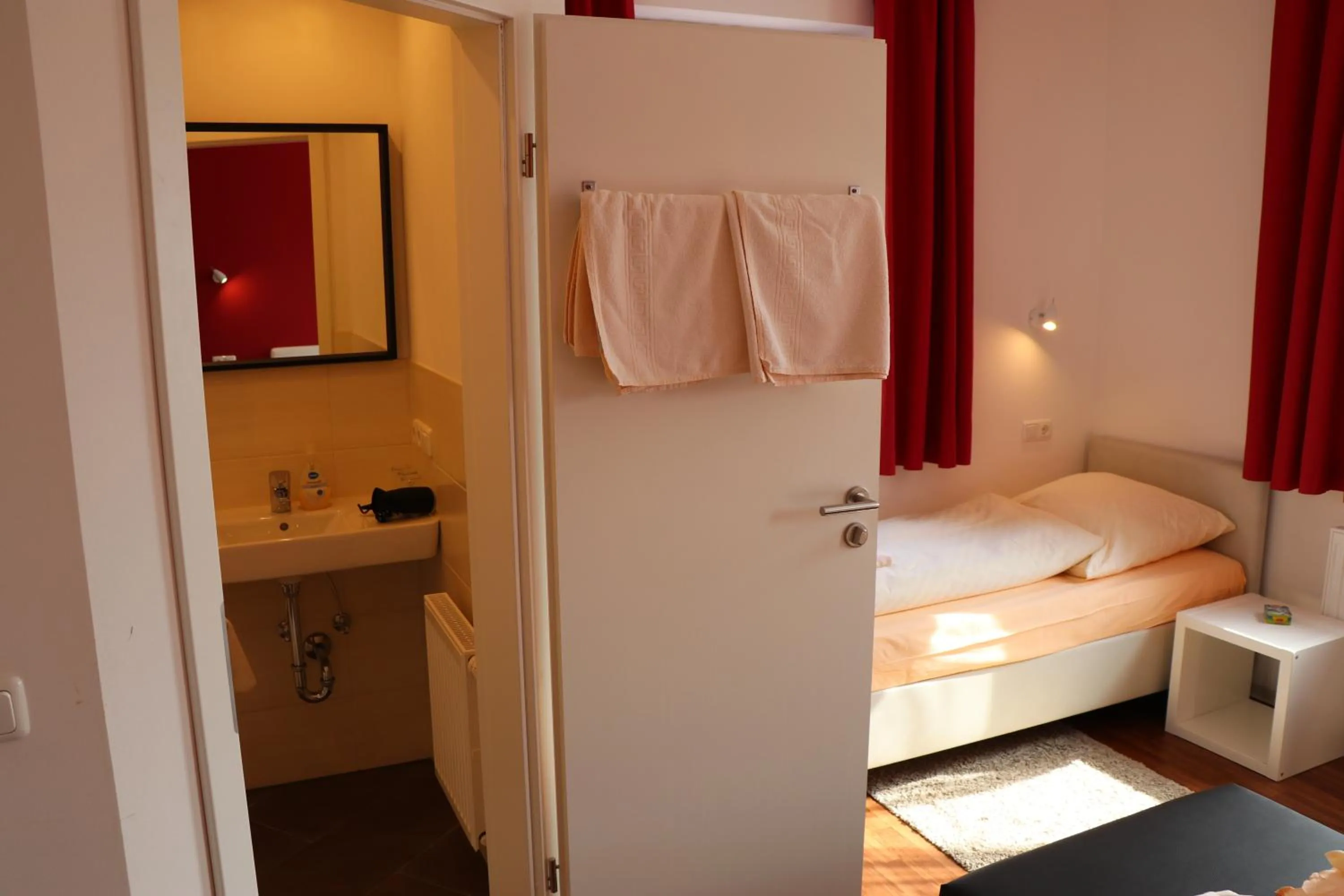 Bathroom, Bed in Gasthof Post