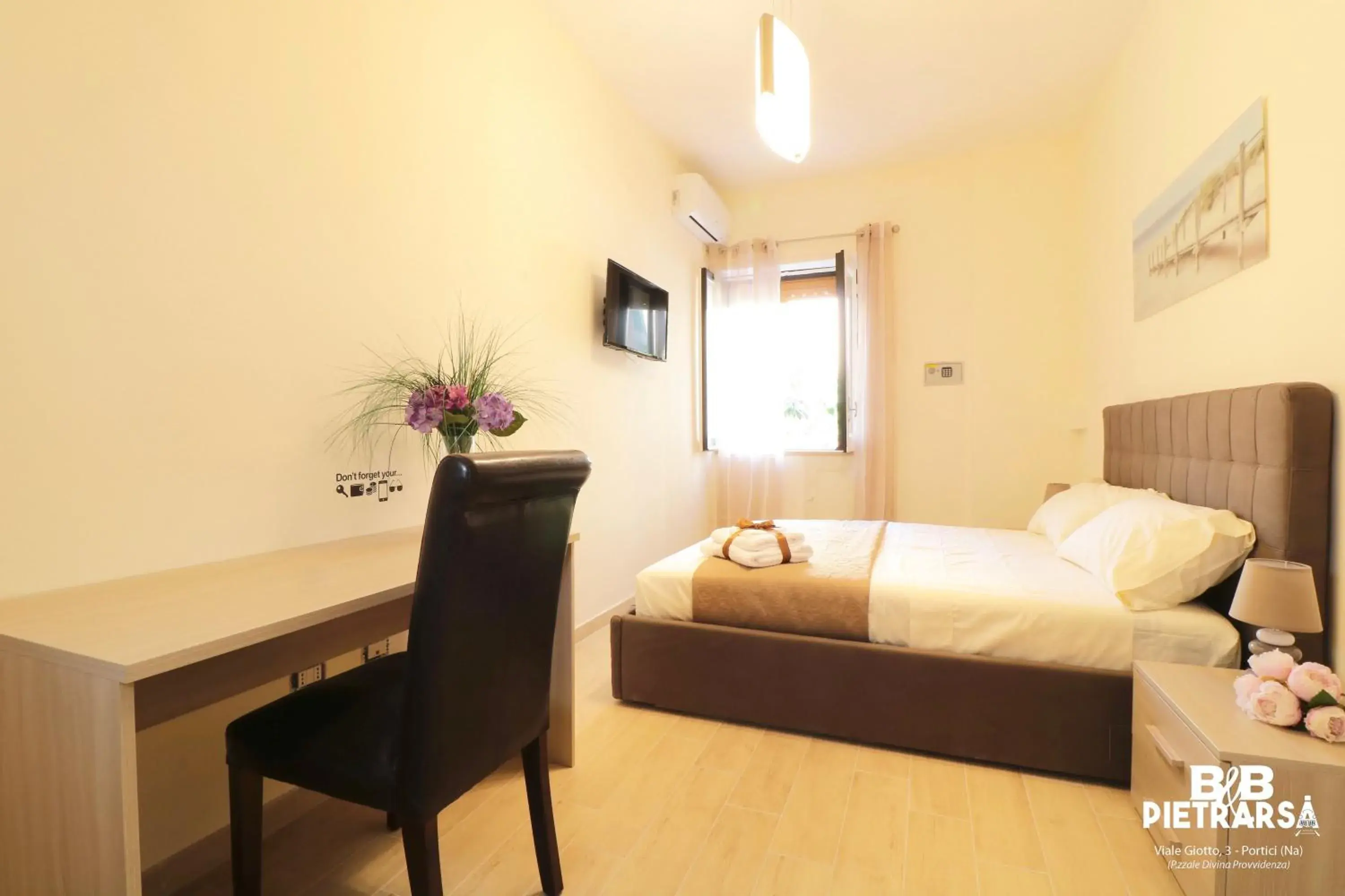 Double or Twin Room with Private Bathroom in B&B Pietrarsa Double or Twin Room with Private Bathroom in B&B Pietrarsa