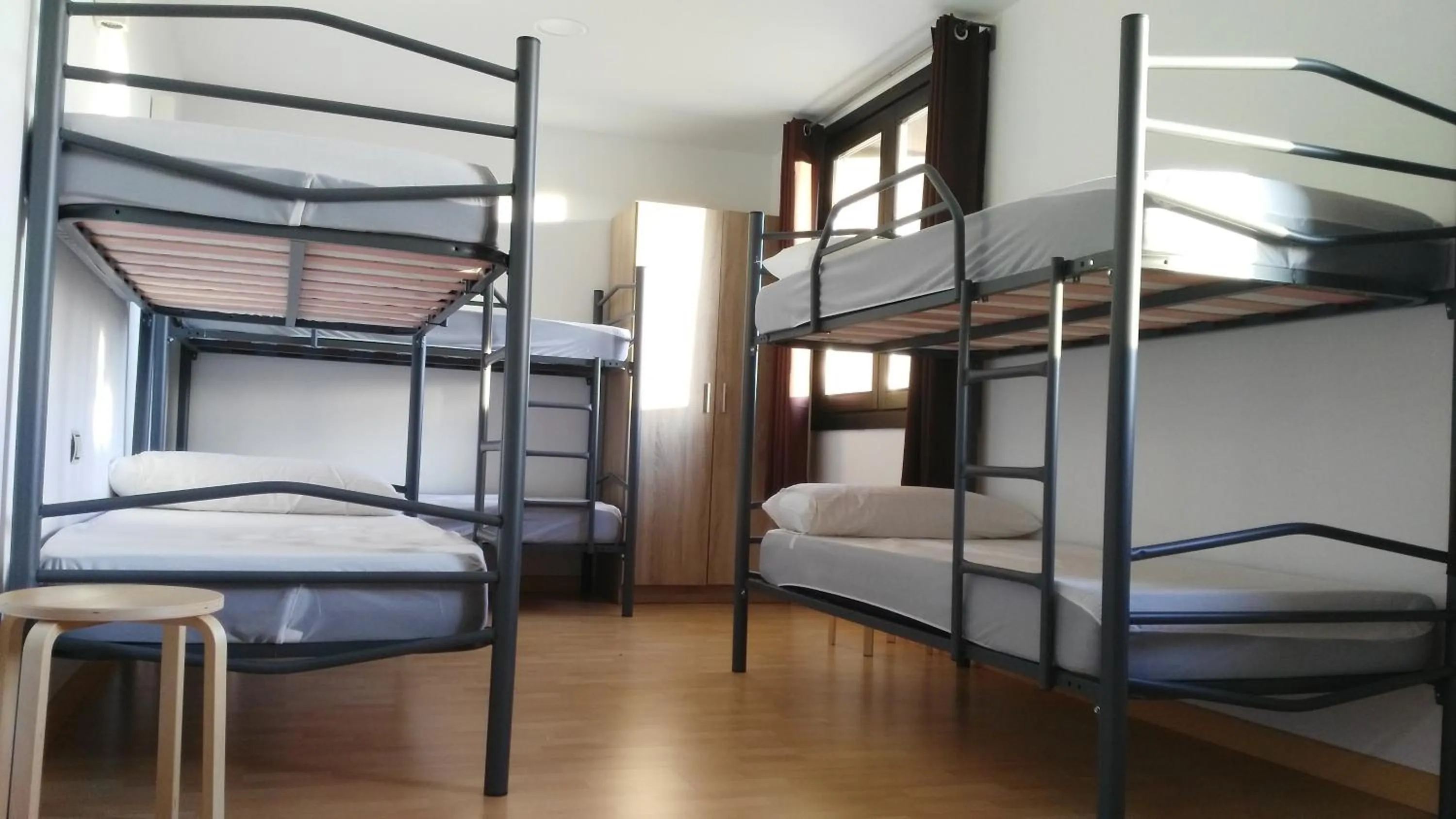 Photo of the whole room in Albergue de Benabarre-CALUMET