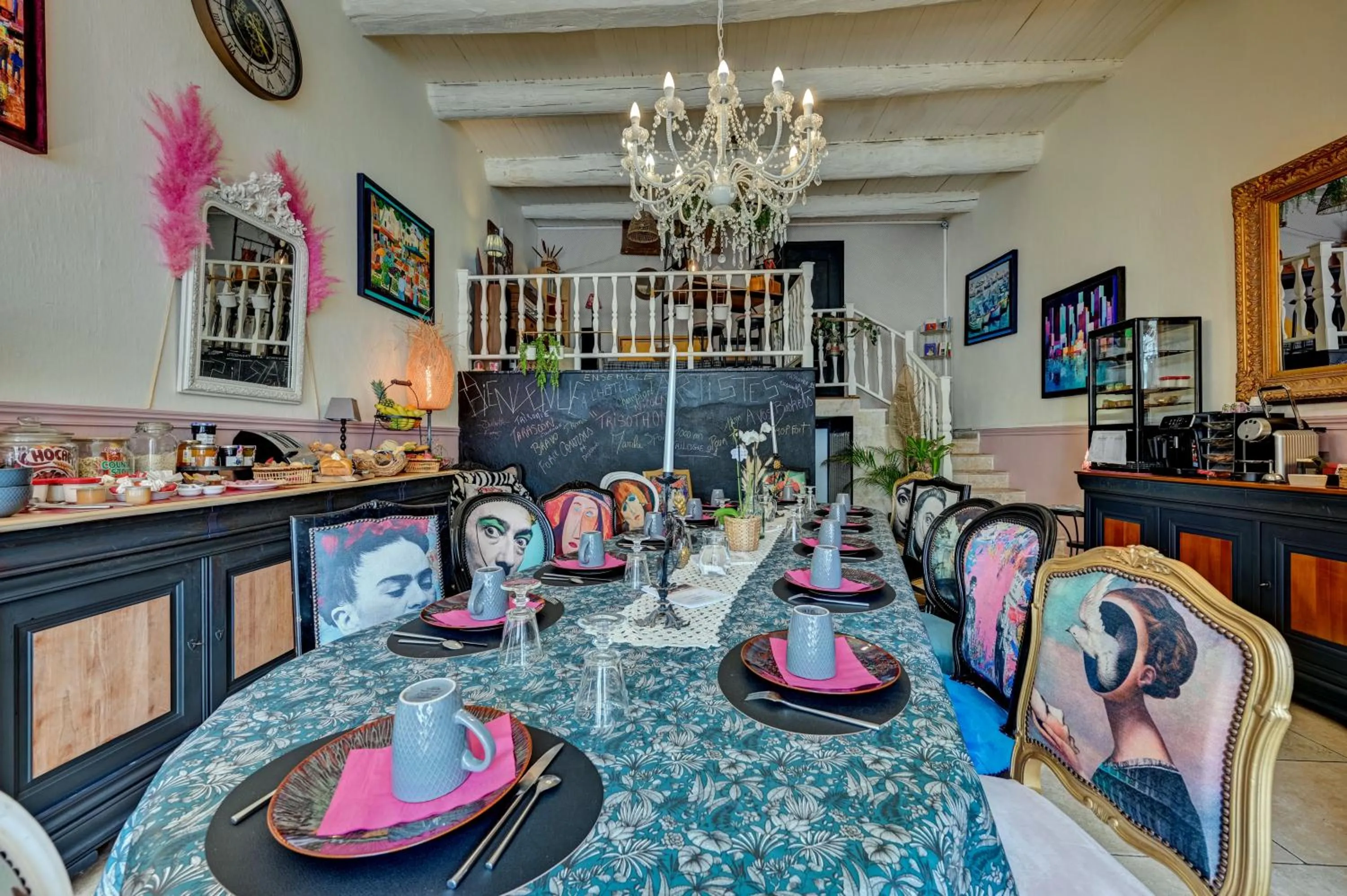 Breakfast in Hotel Des Artistes