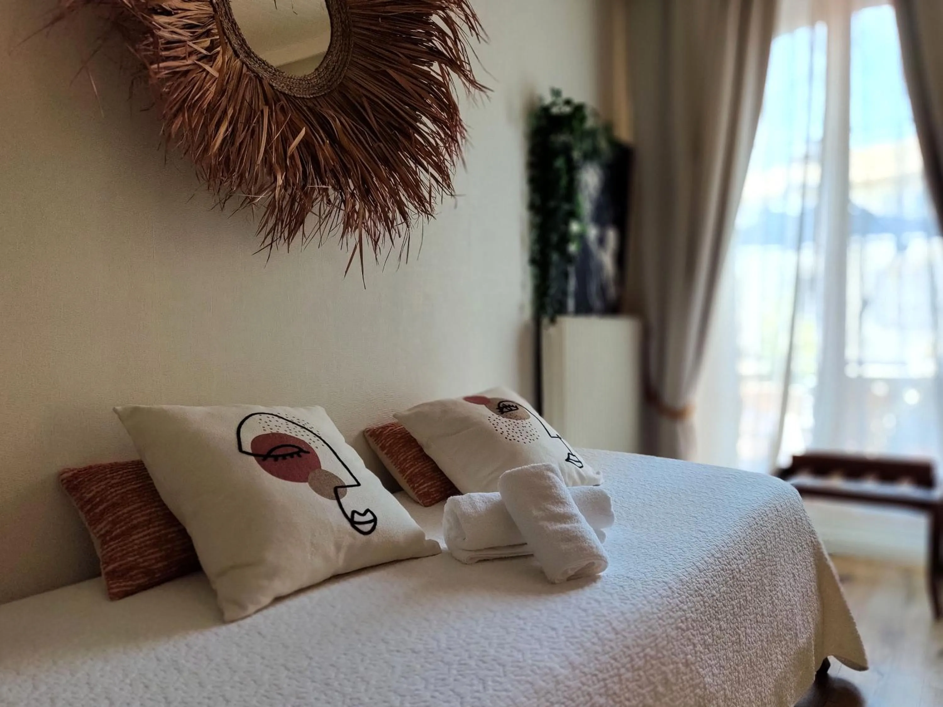 Bed in Hotel Des Artistes