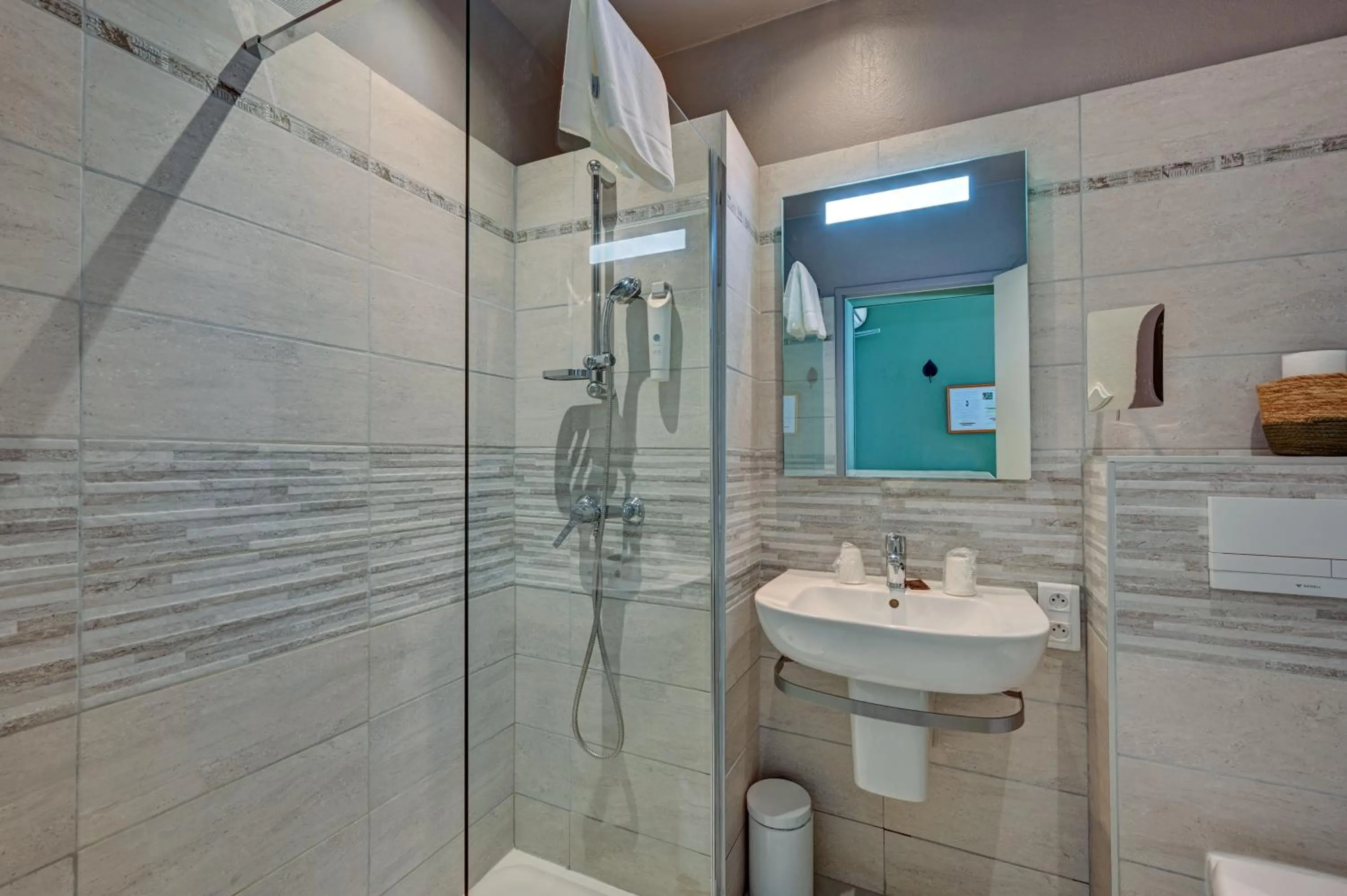 Bathroom in Hotel Des Artistes