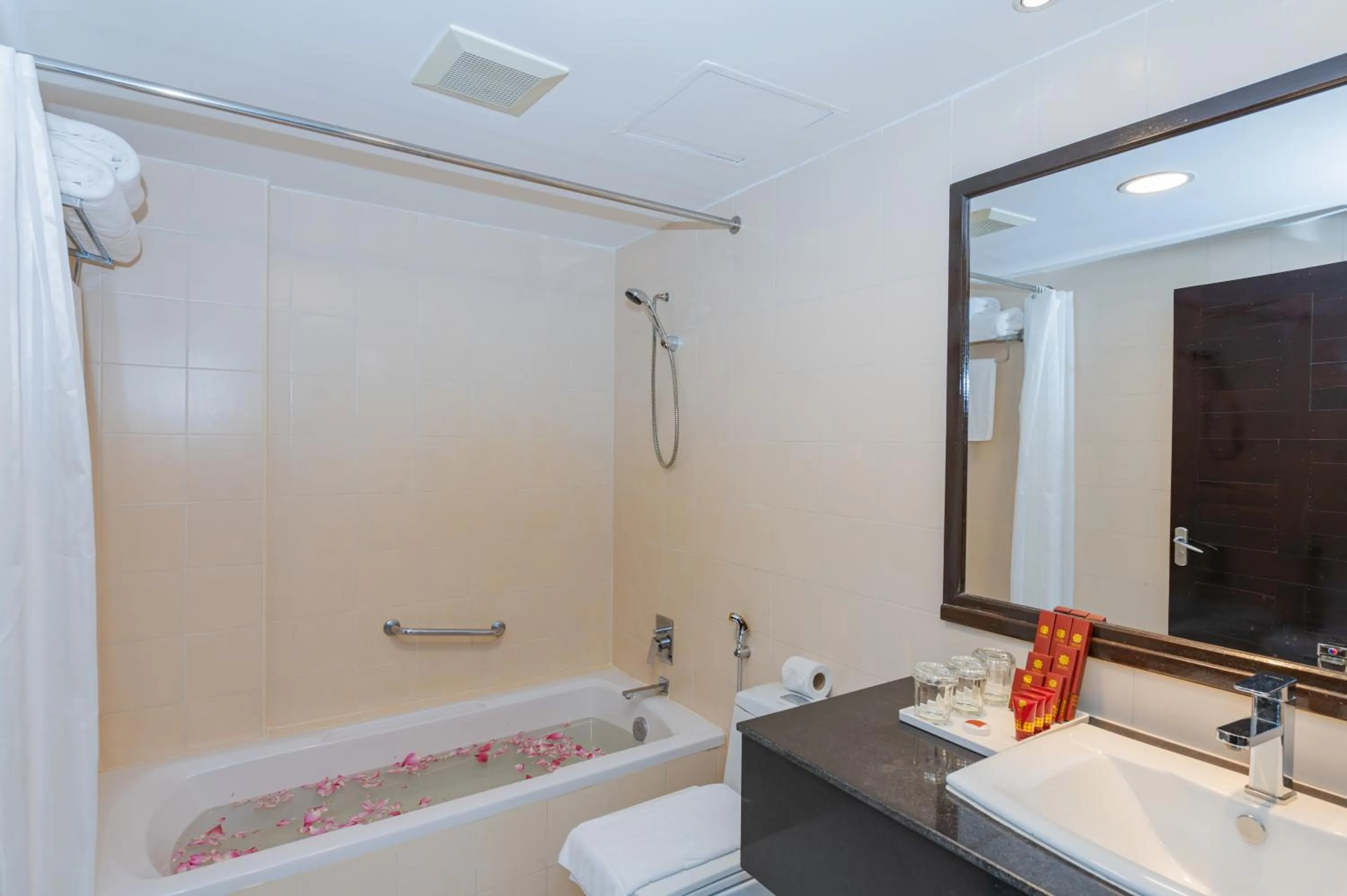 Bathroom in Sokchea Angkor Hotel