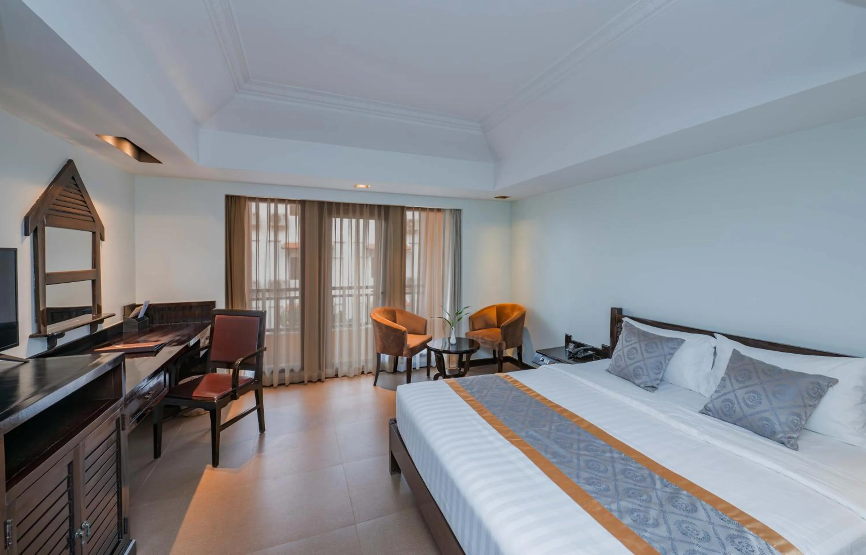 Bed in Sokchea Angkor Hotel