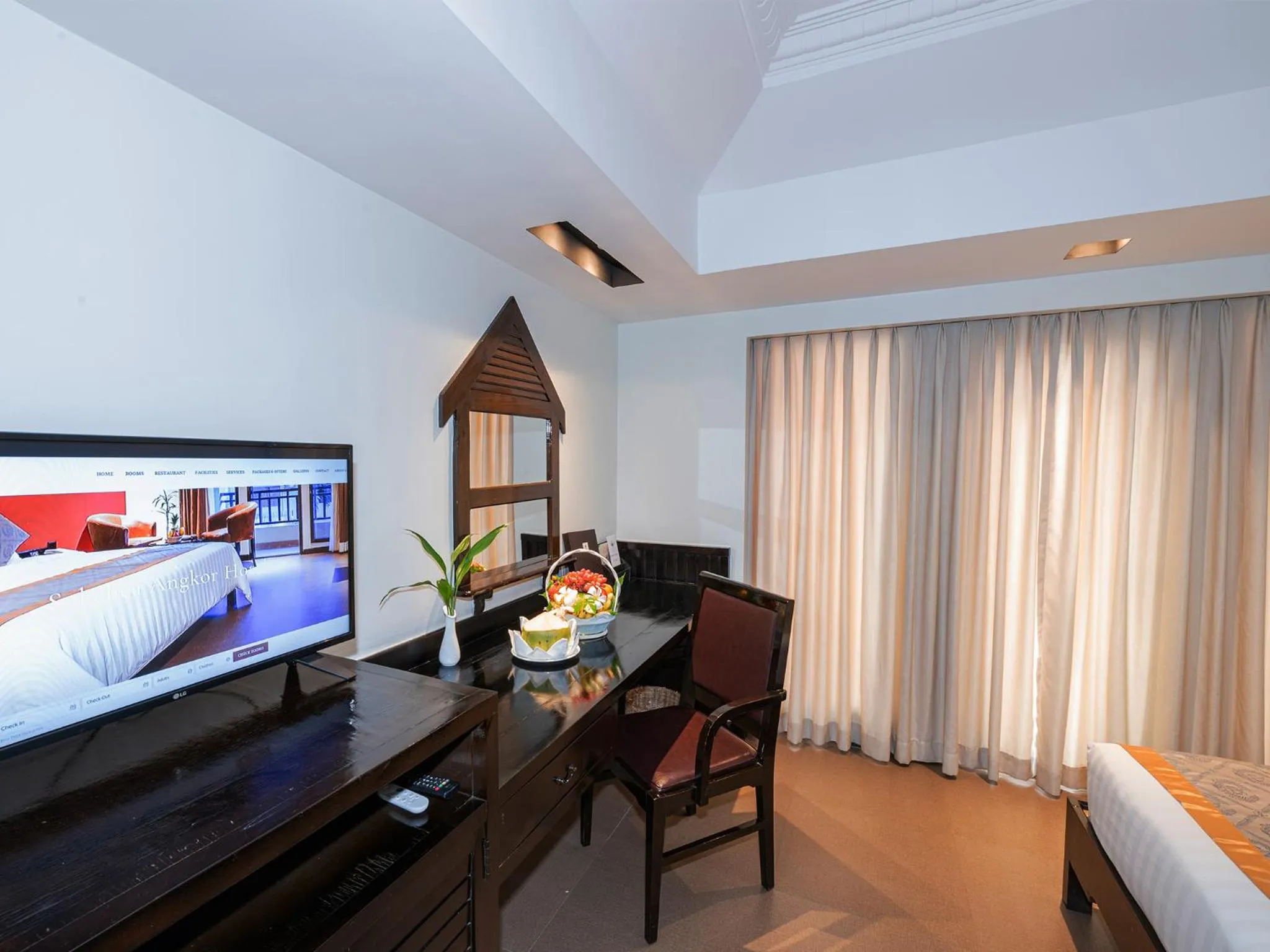 View (from property/room), Bed in Sokchea Angkor Hotel