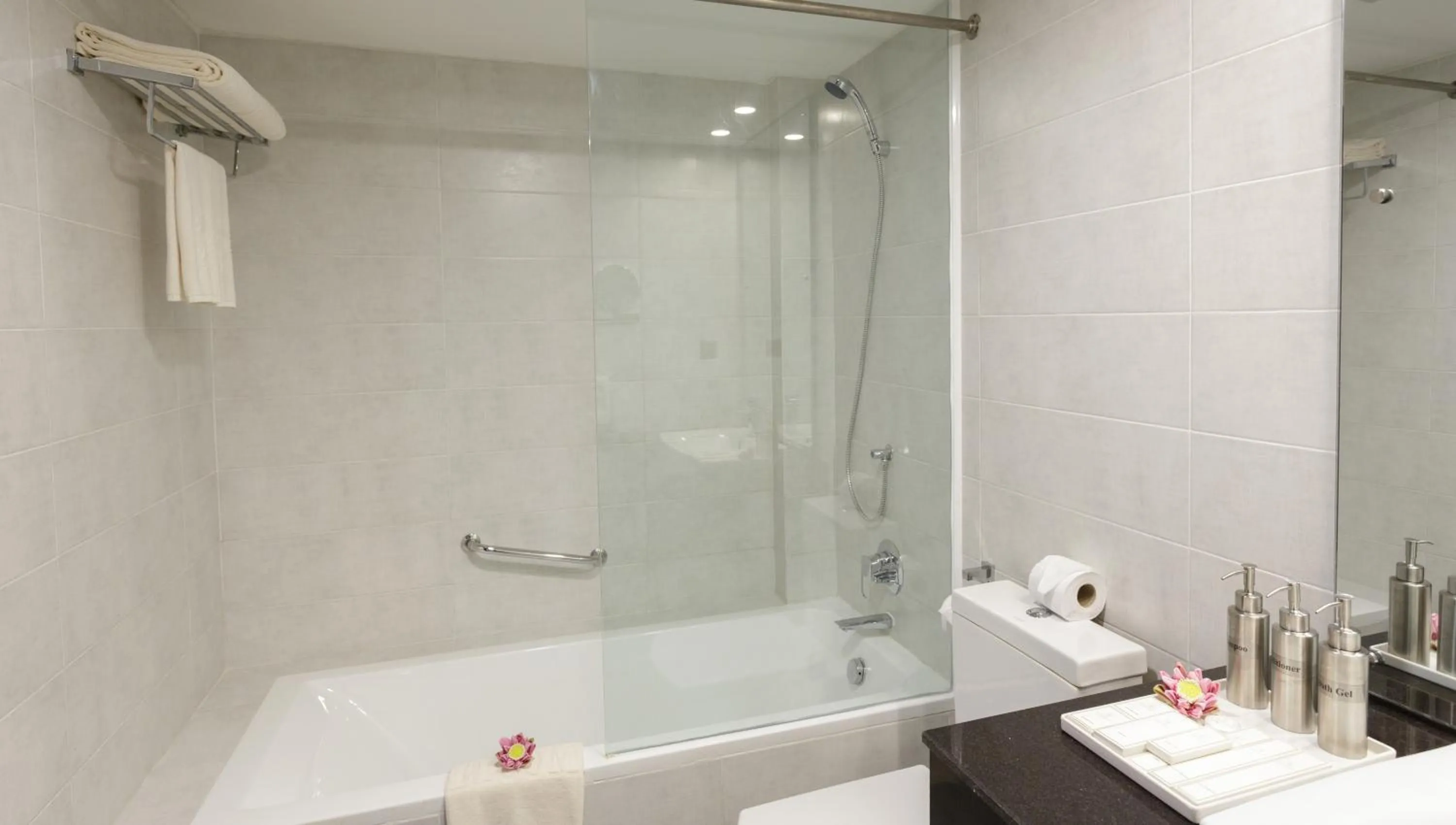 Bathroom in Sokchea Angkor Hotel