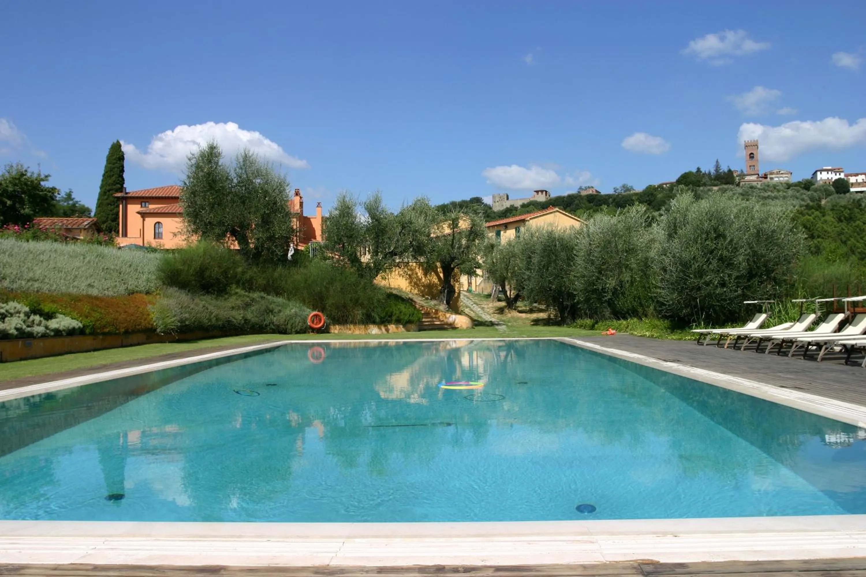 Swimming pool in La Torre wine resort