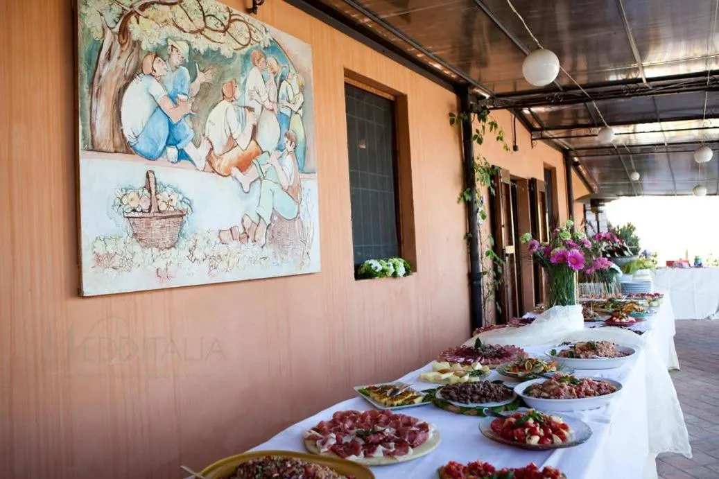 Restaurant/places to eat in La Torre wine resort