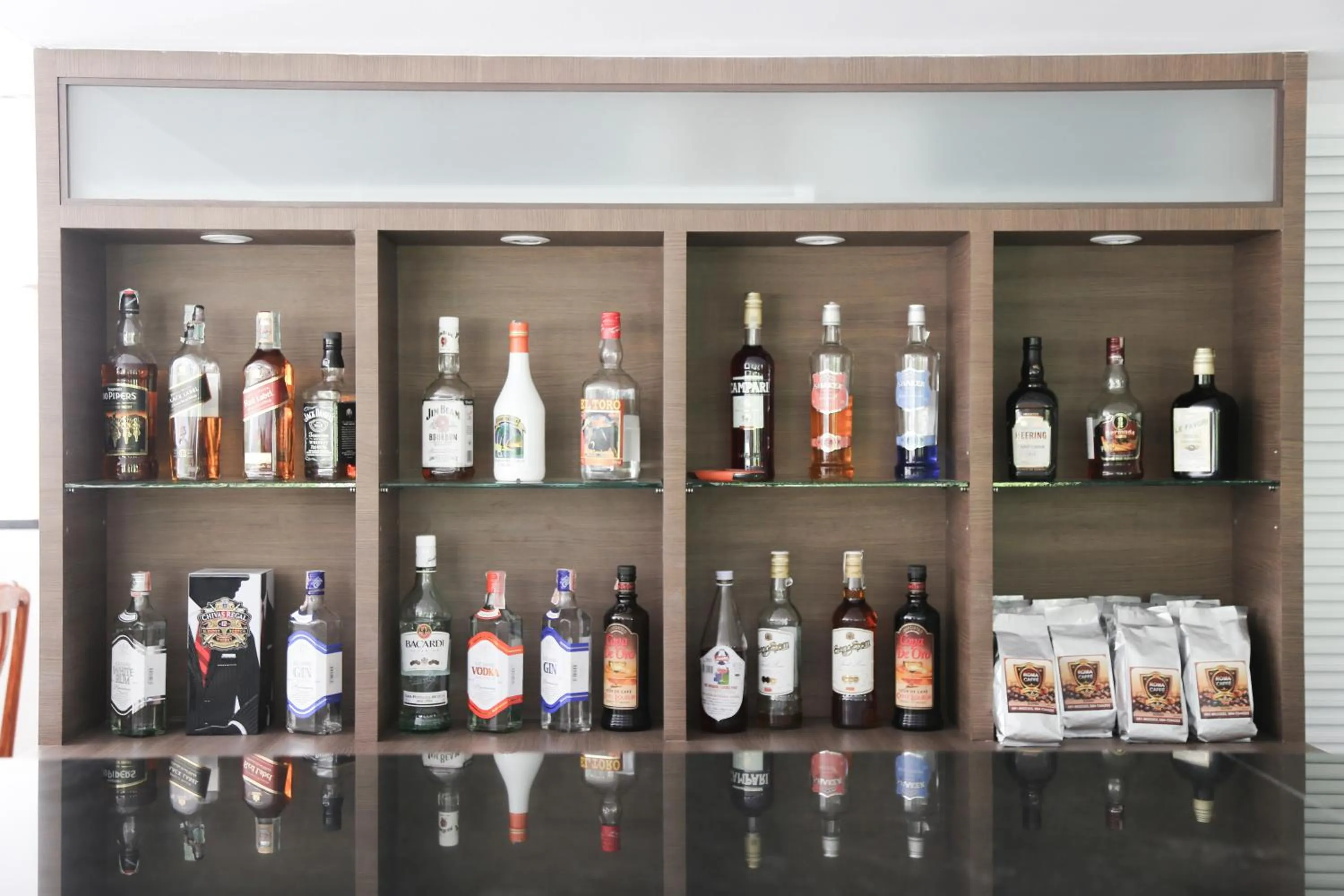 Restaurant/places to eat in Hotel De Karon