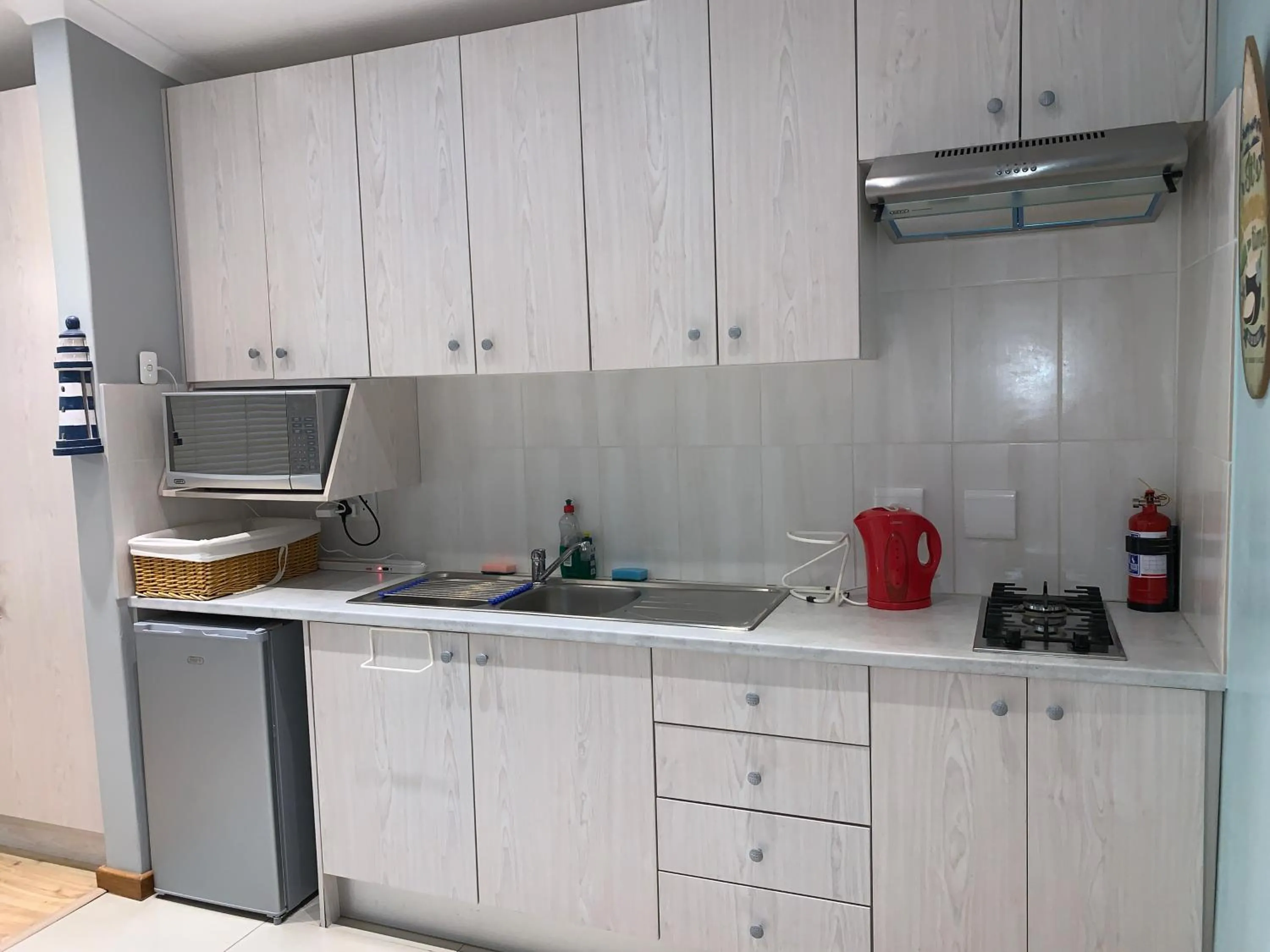 Kitchen or kitchenette in 32 on Pringle