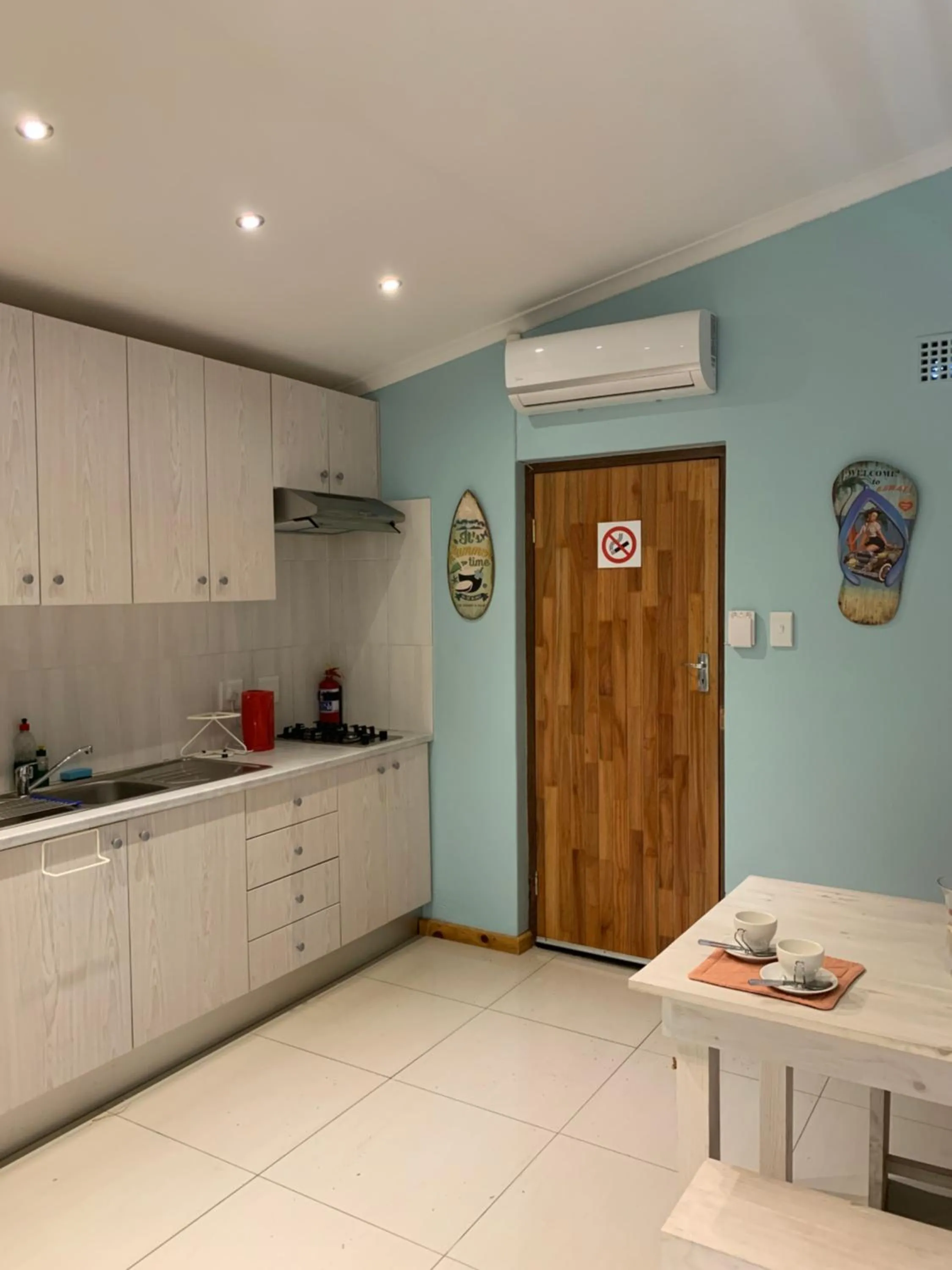 Kitchen or kitchenette in 32 on Pringle