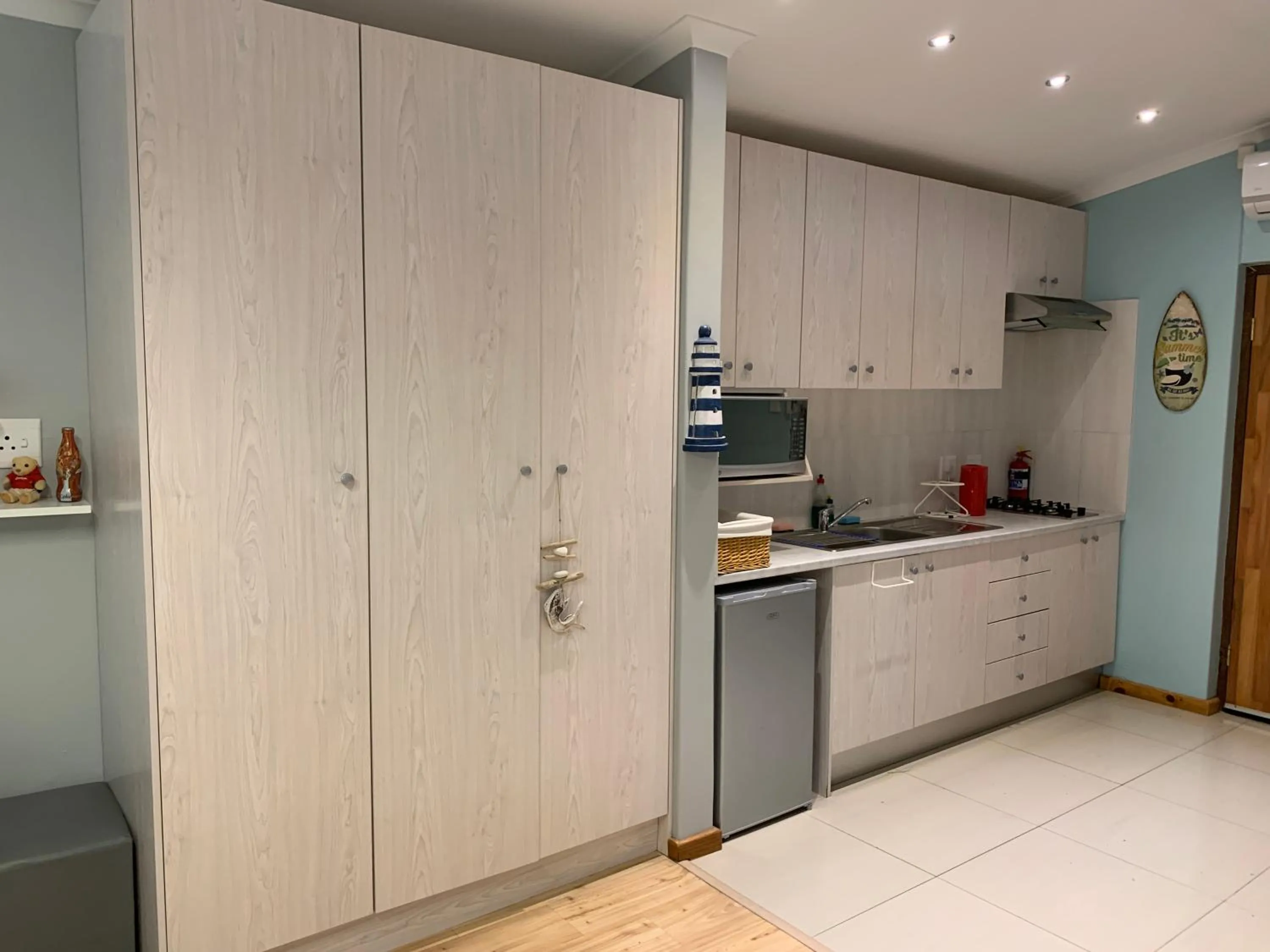 Kitchen or kitchenette in 32 on Pringle