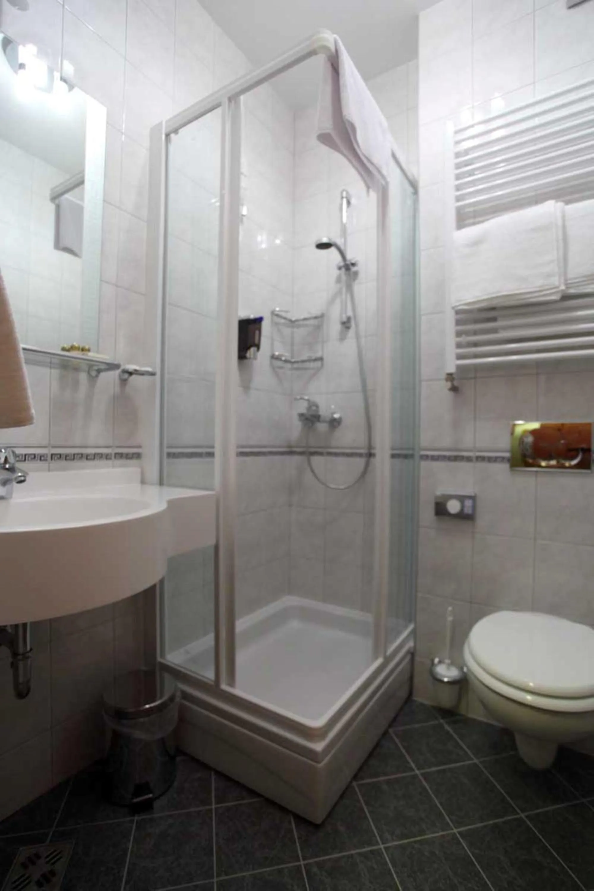 Shower in Dorijini Dvori