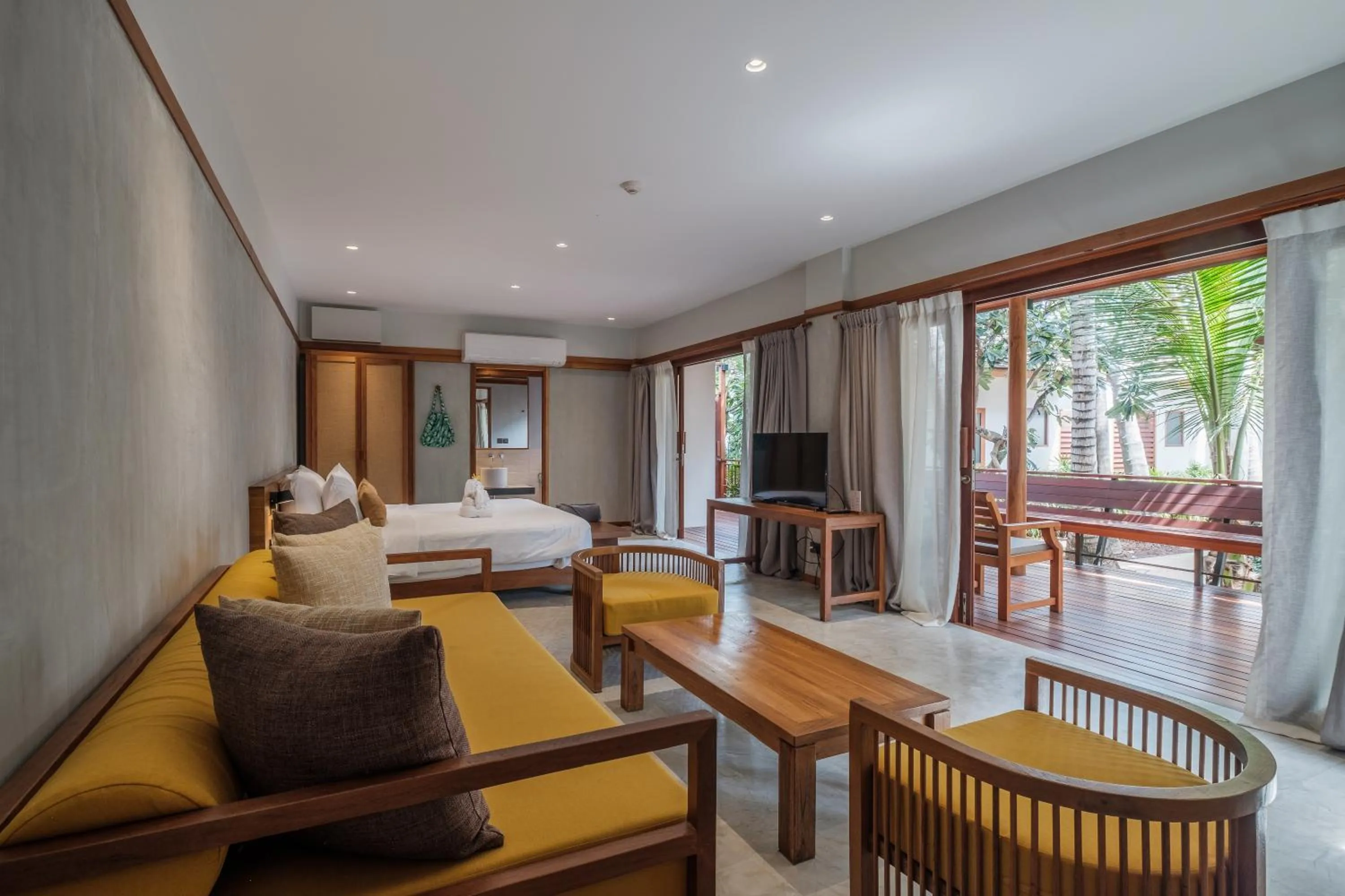 Photo of the whole room, Bed in Banana Fan Sea Resort