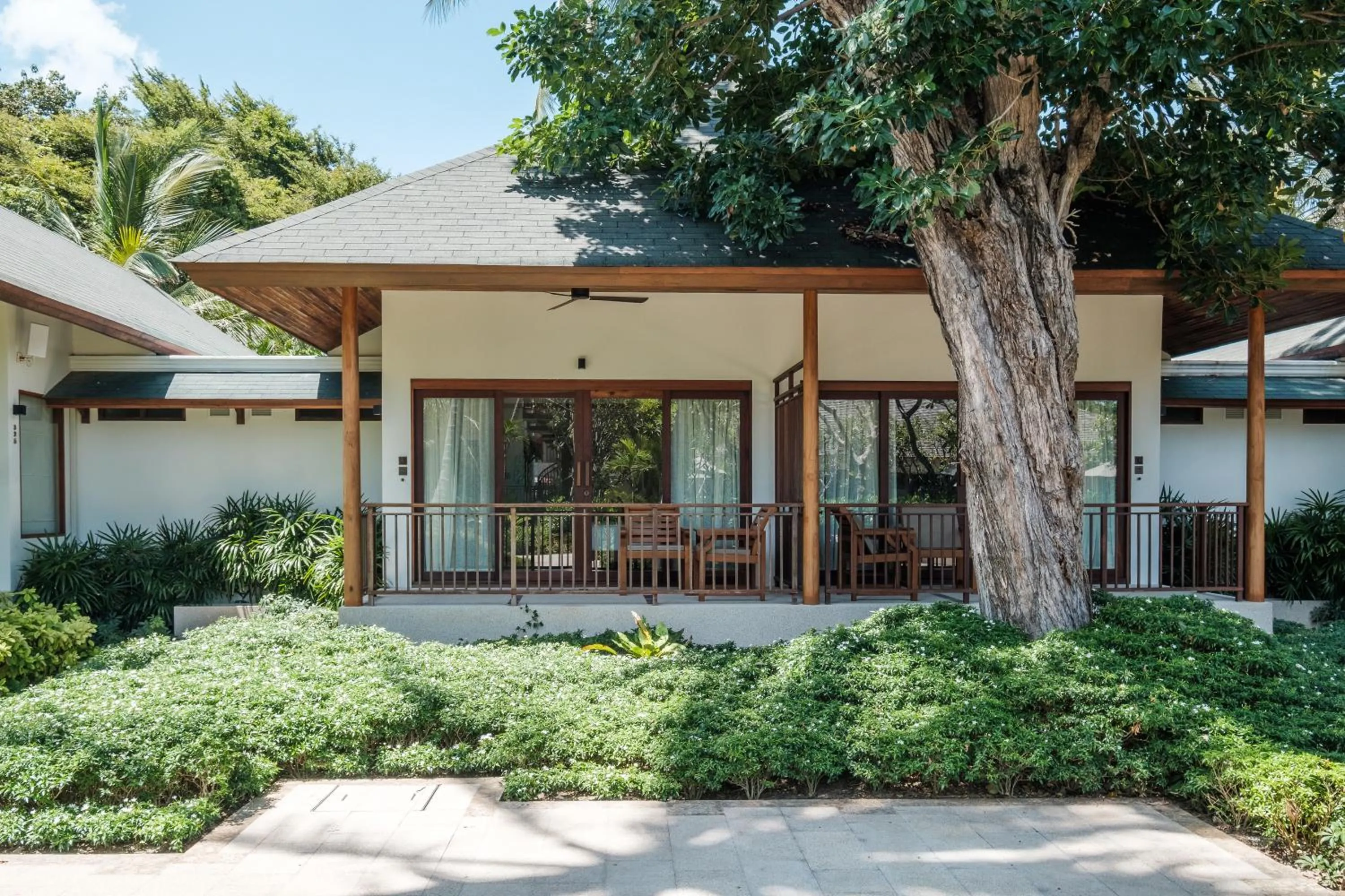 Patio in Banana Fan Sea Resort