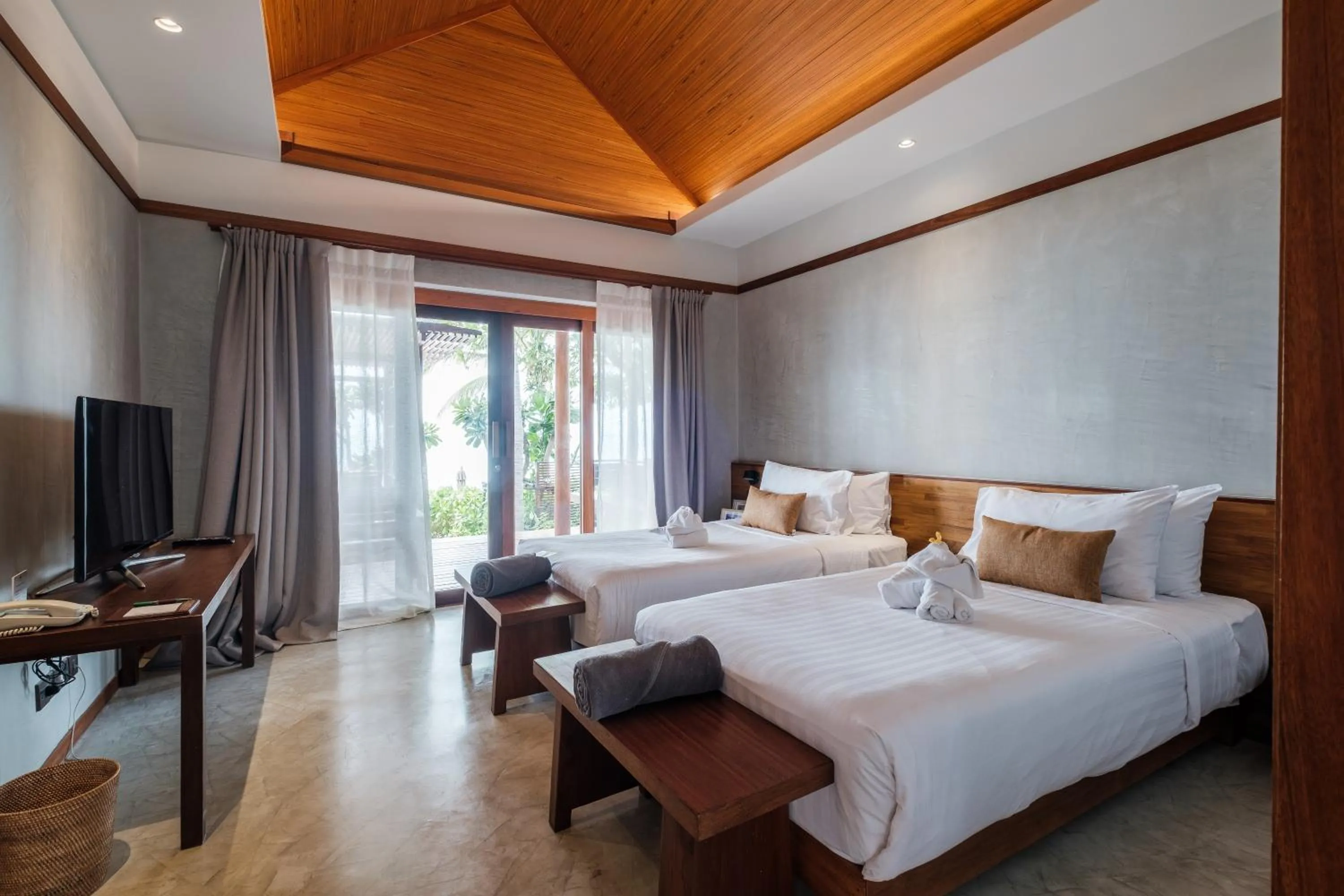 Bed in Banana Fan Sea Resort