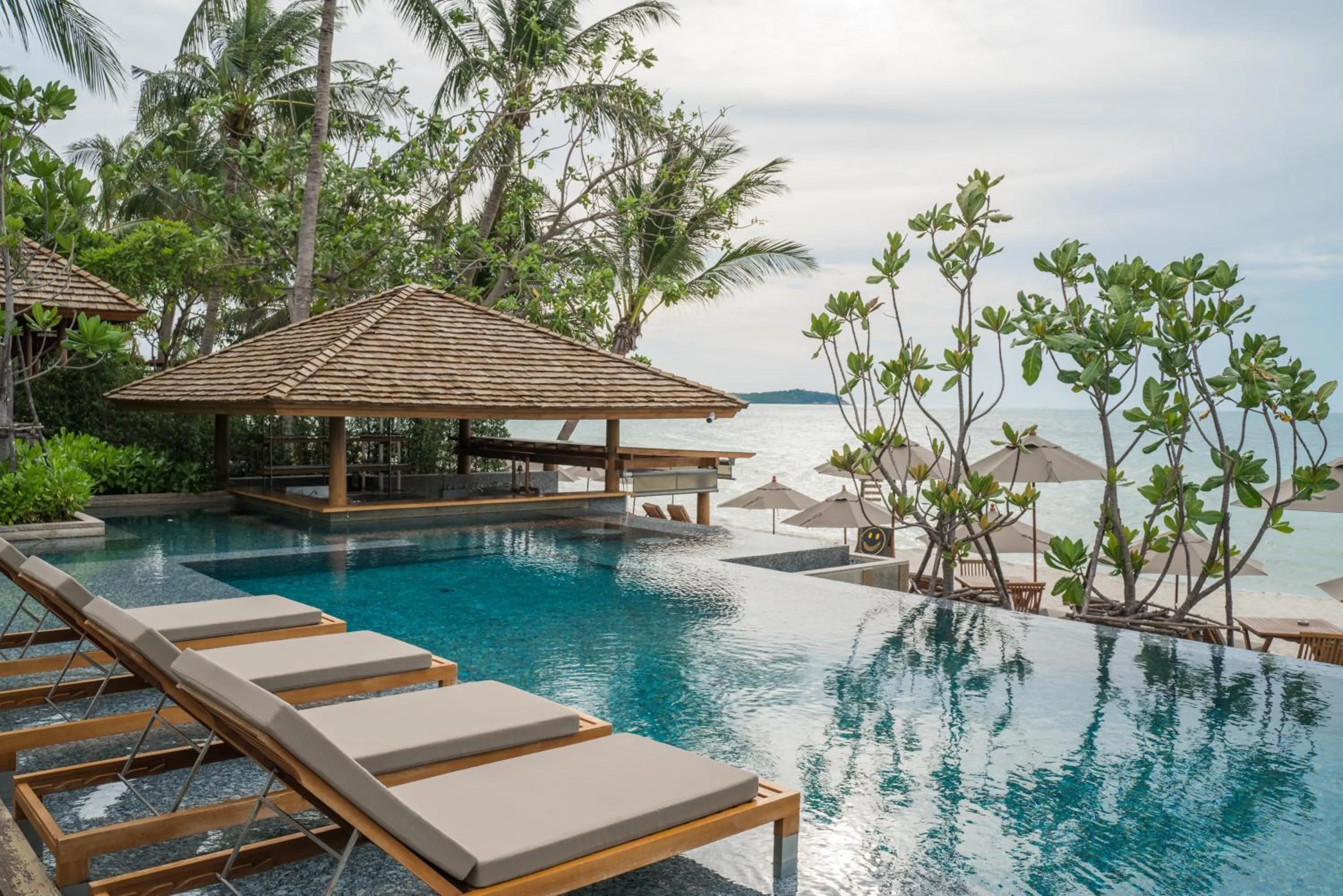 Swimming pool in Banana Fan Sea Resort