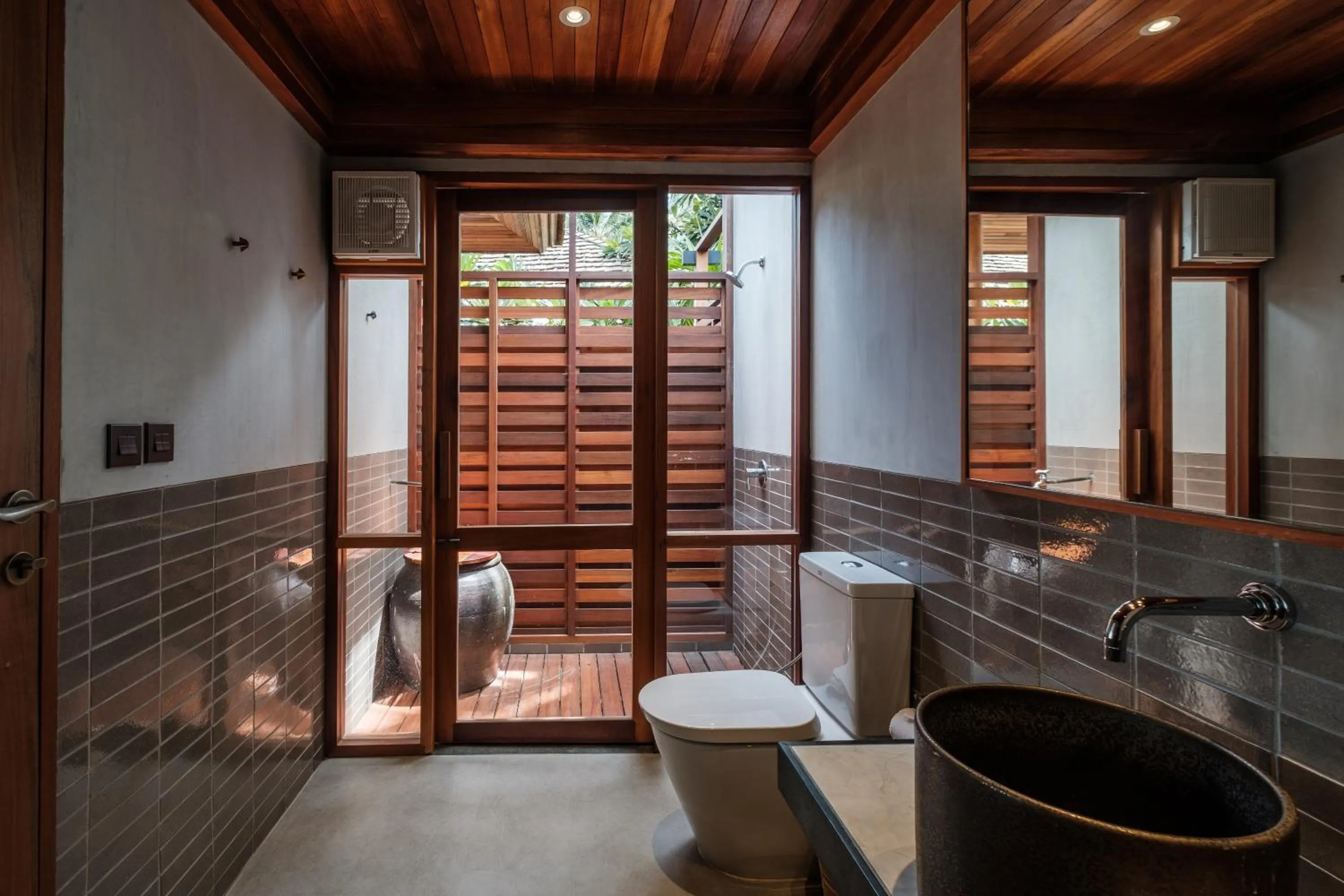 Bathroom in Banana Fan Sea Resort