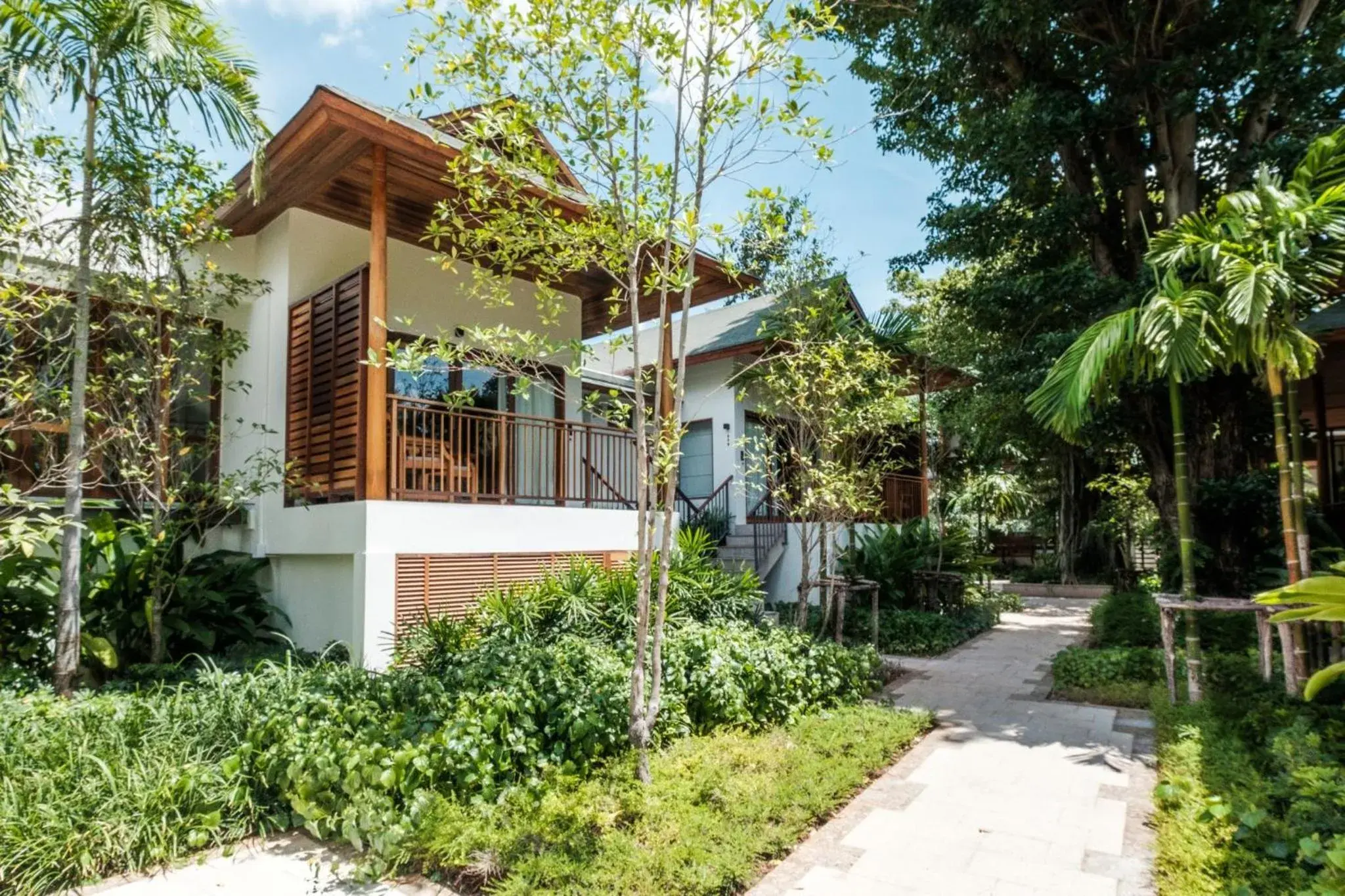 Garden view in Banana Fan Sea Resort Garden view in Banana Fan Sea Resort