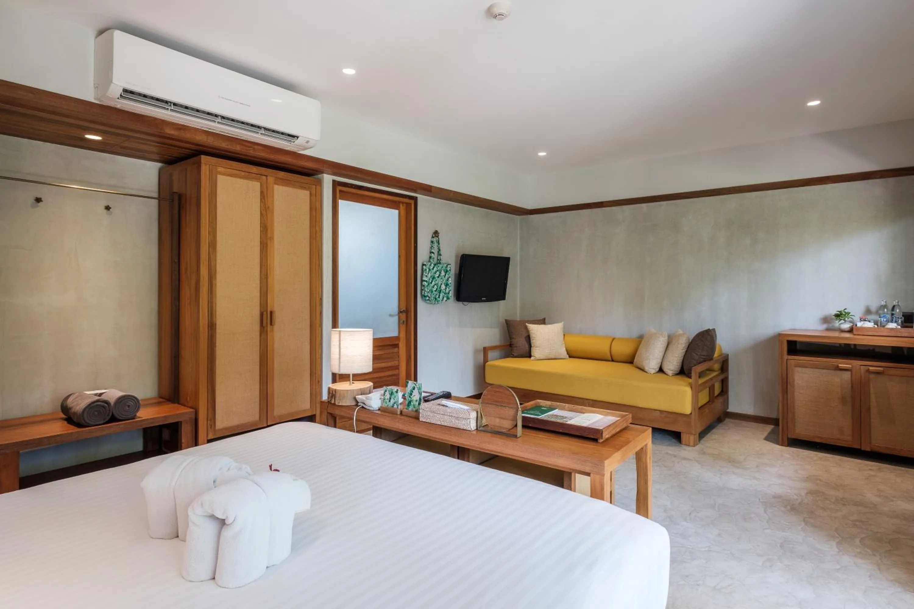 Bed in Banana Fan Sea Resort