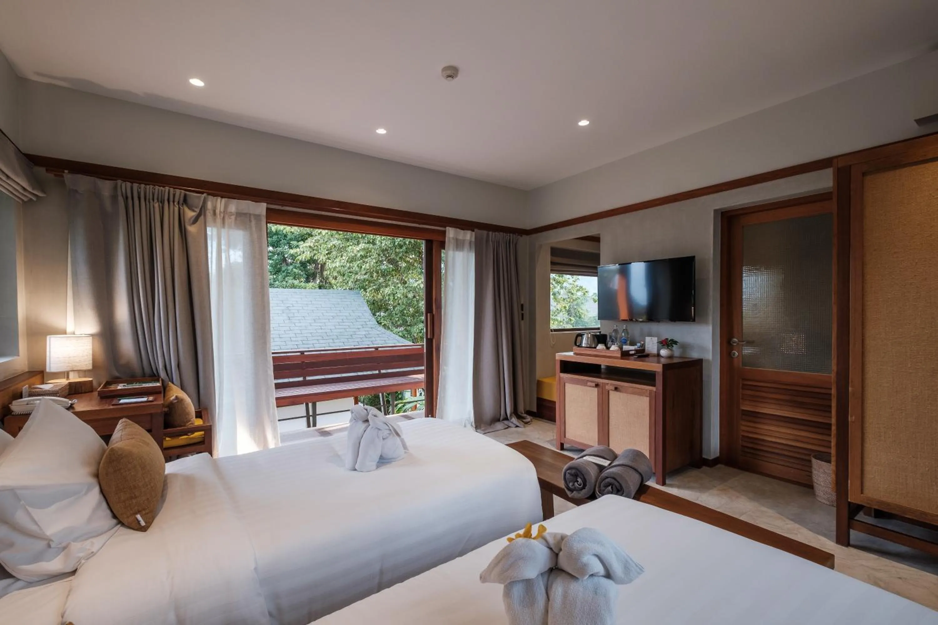 Photo of the whole room, Bed in Banana Fan Sea Resort