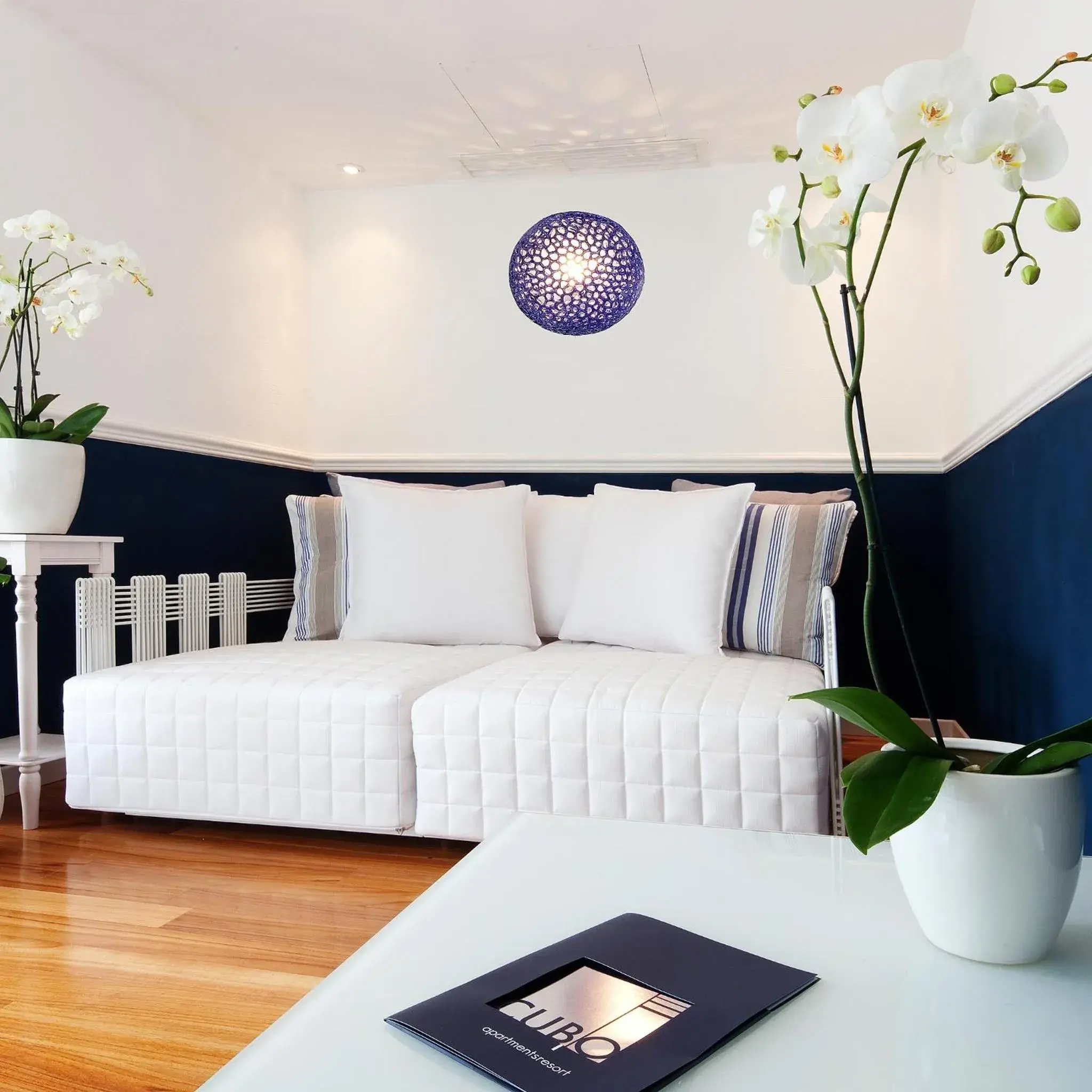 Lobby or reception, Bed in Cubo Apartments Lobby or reception, Bed in Cubo Apartments