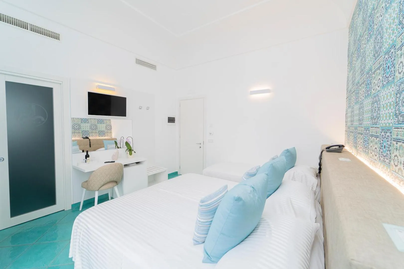 Bed in Hotel Miramare