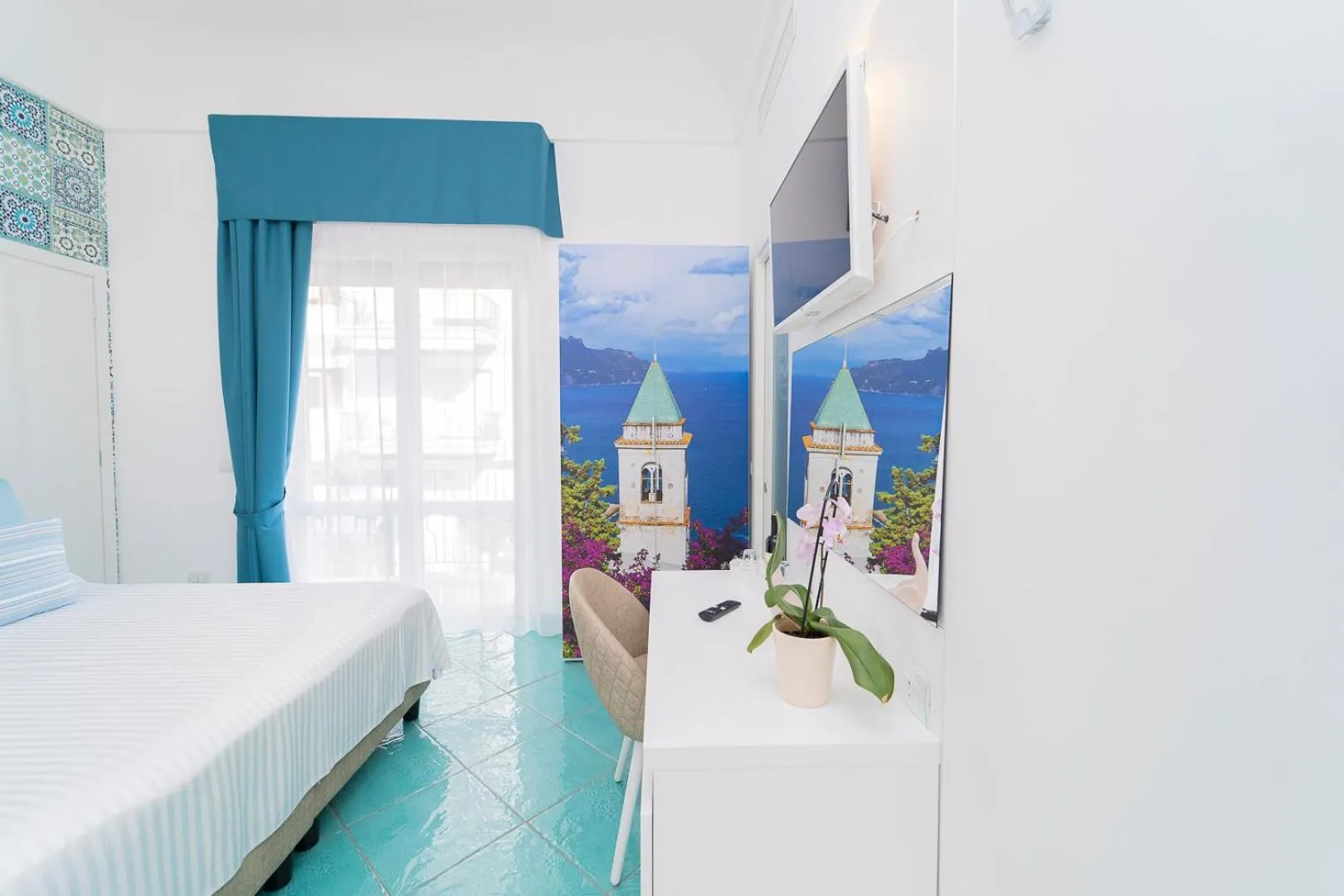 Bed in Hotel Miramare