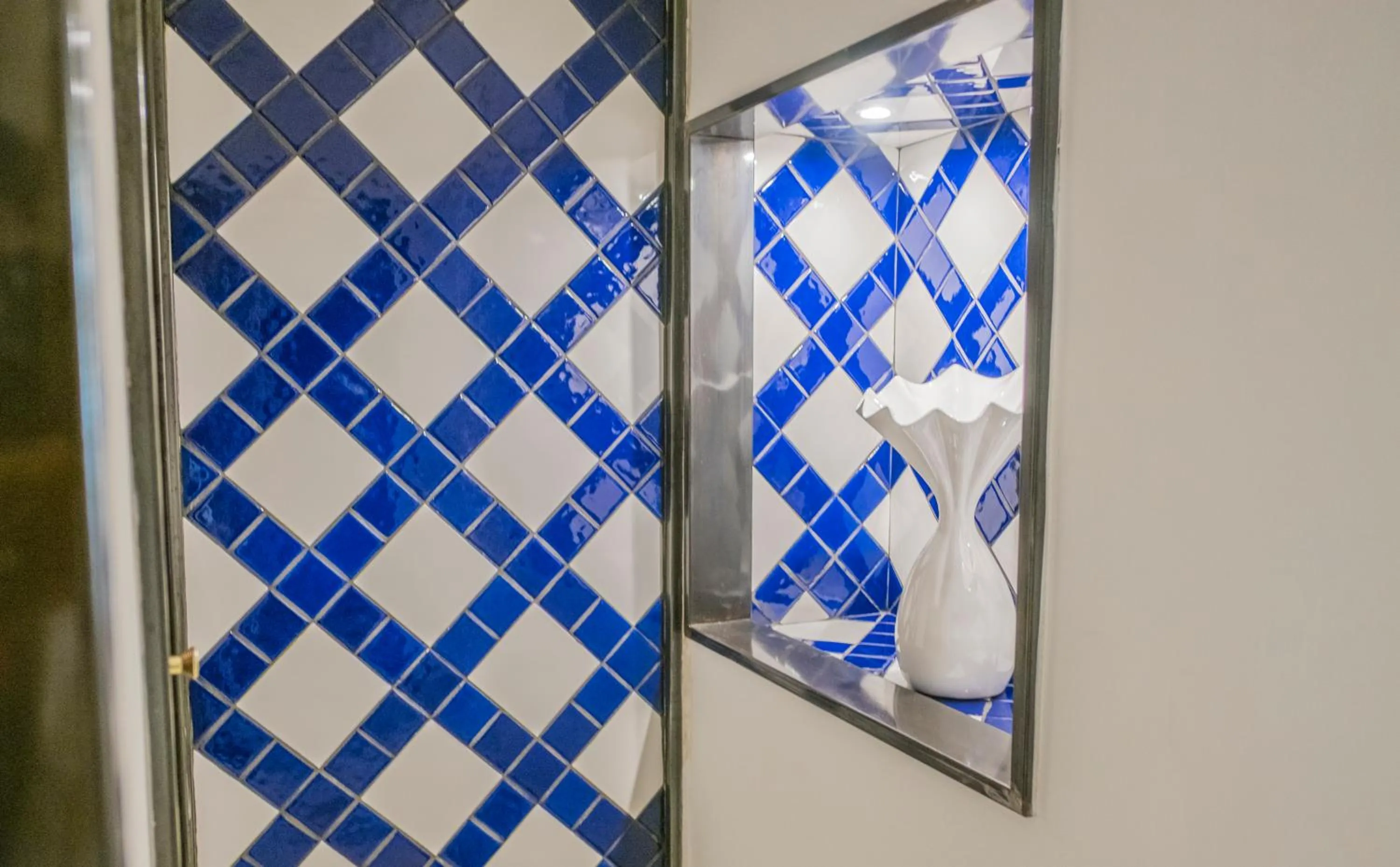 Decorative detail in Per Amor Duomo