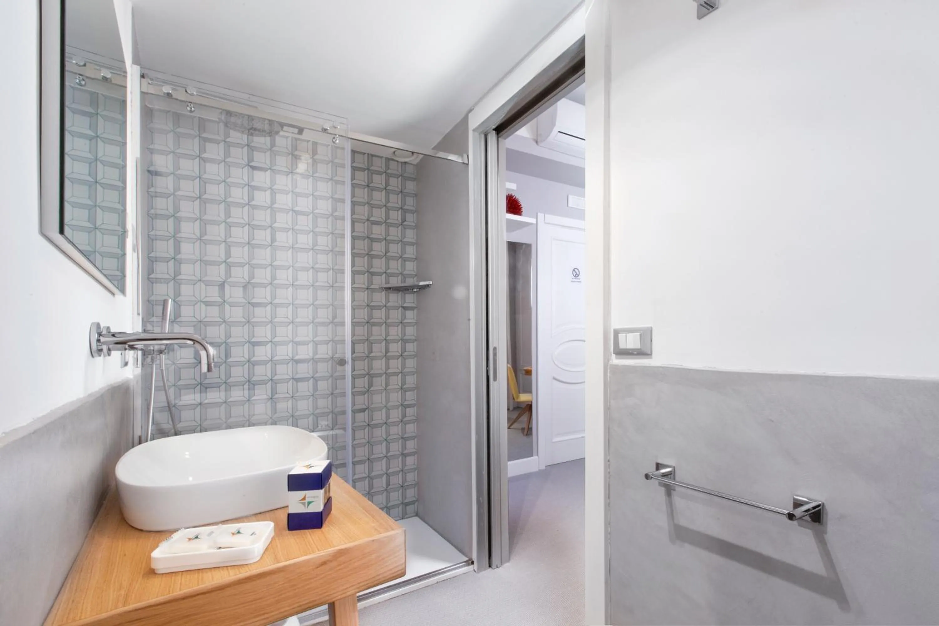 Bathroom in La Piazzetta Guest House