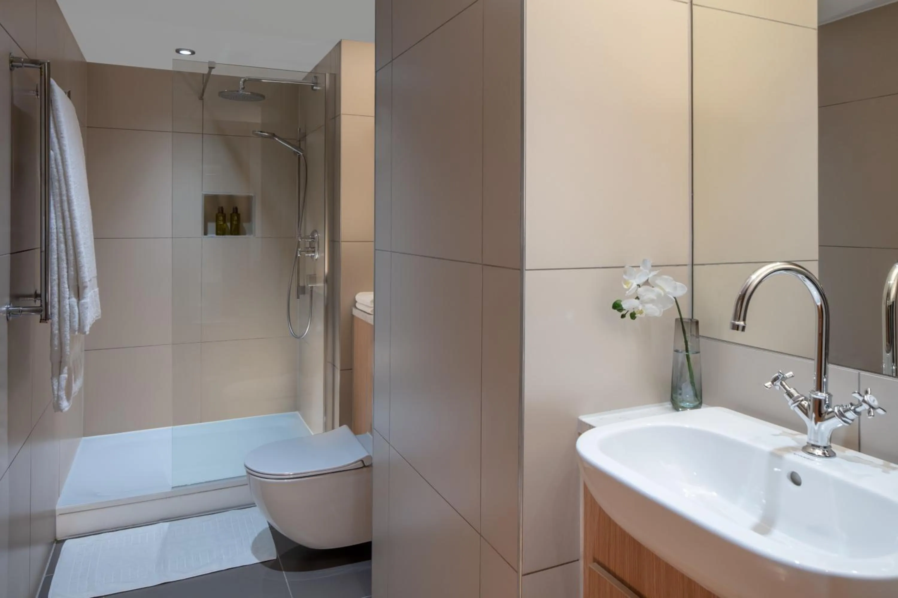 Shower in The Scholar