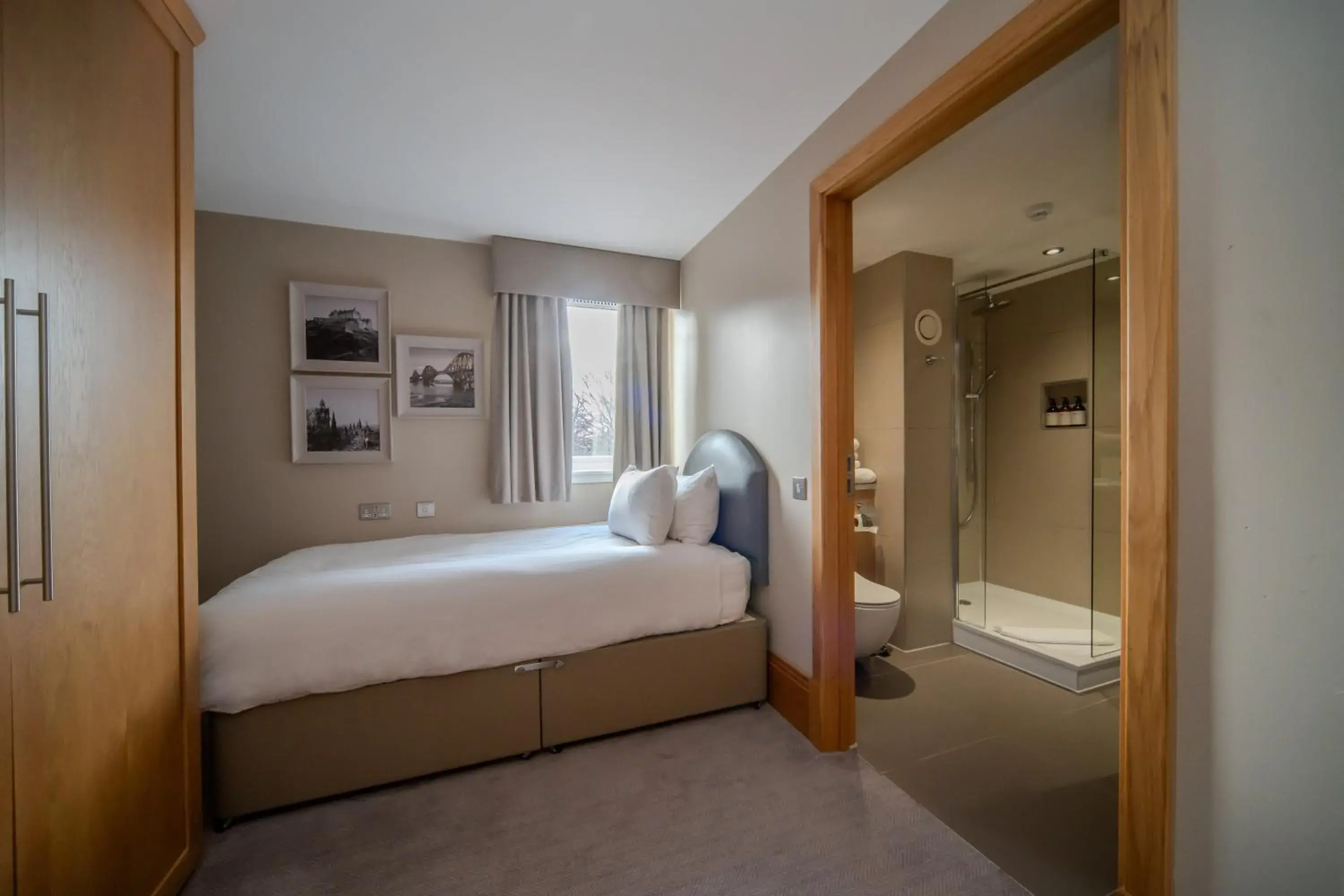 Bedroom, Bed in The Scholar Bedroom, Bed in The Scholar