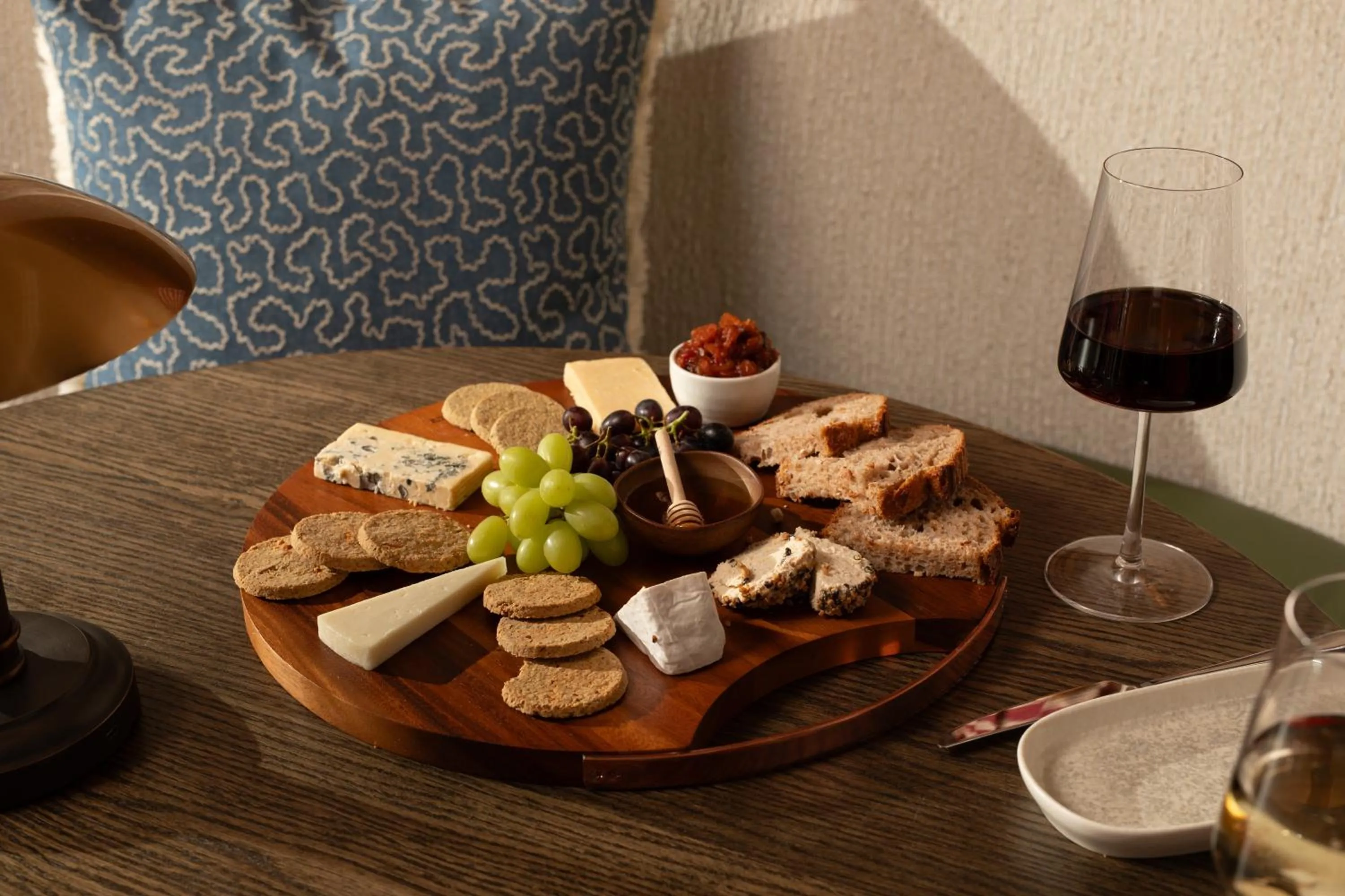 Restaurant/places to eat in The Scholar