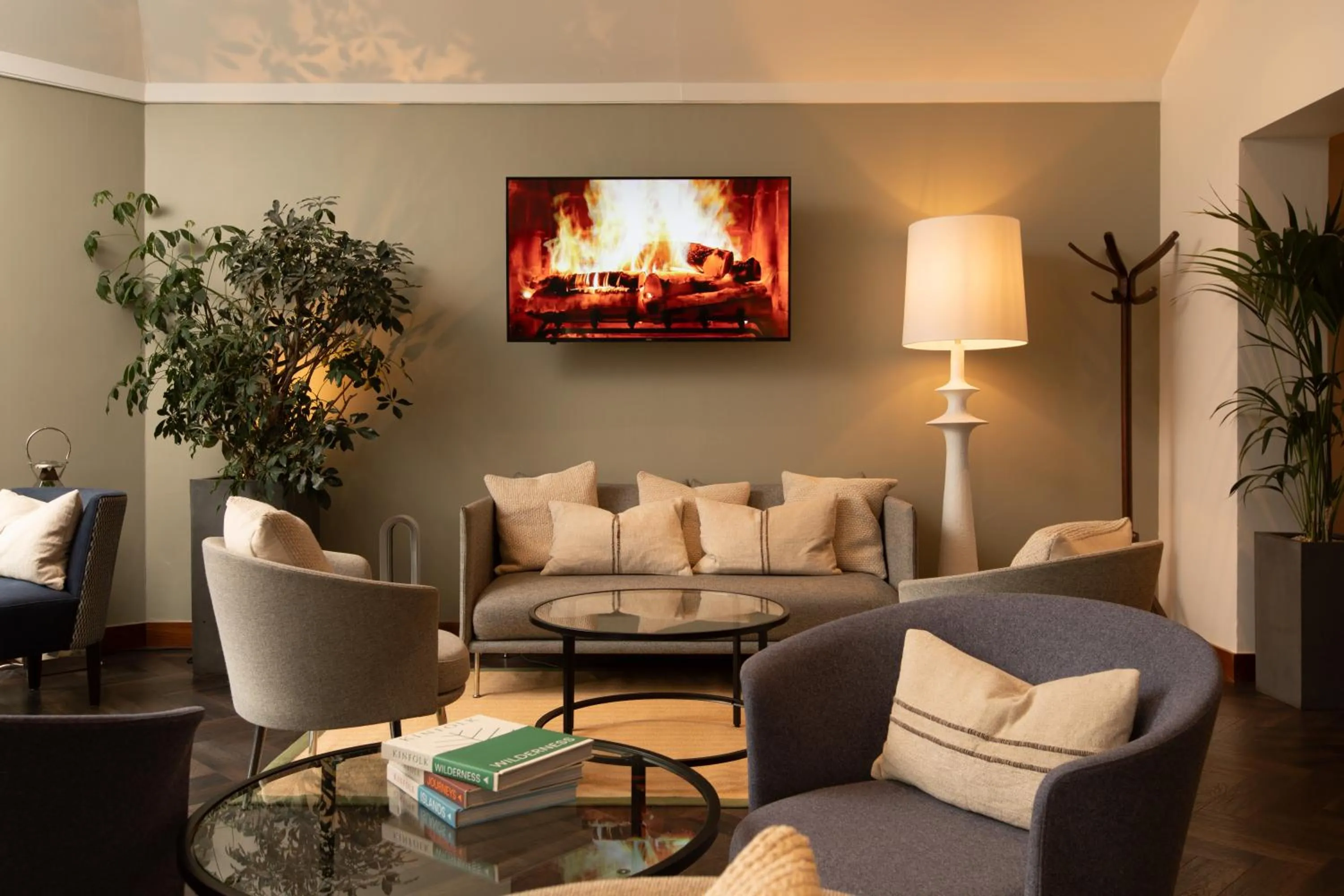 Lounge or bar in The Scholar