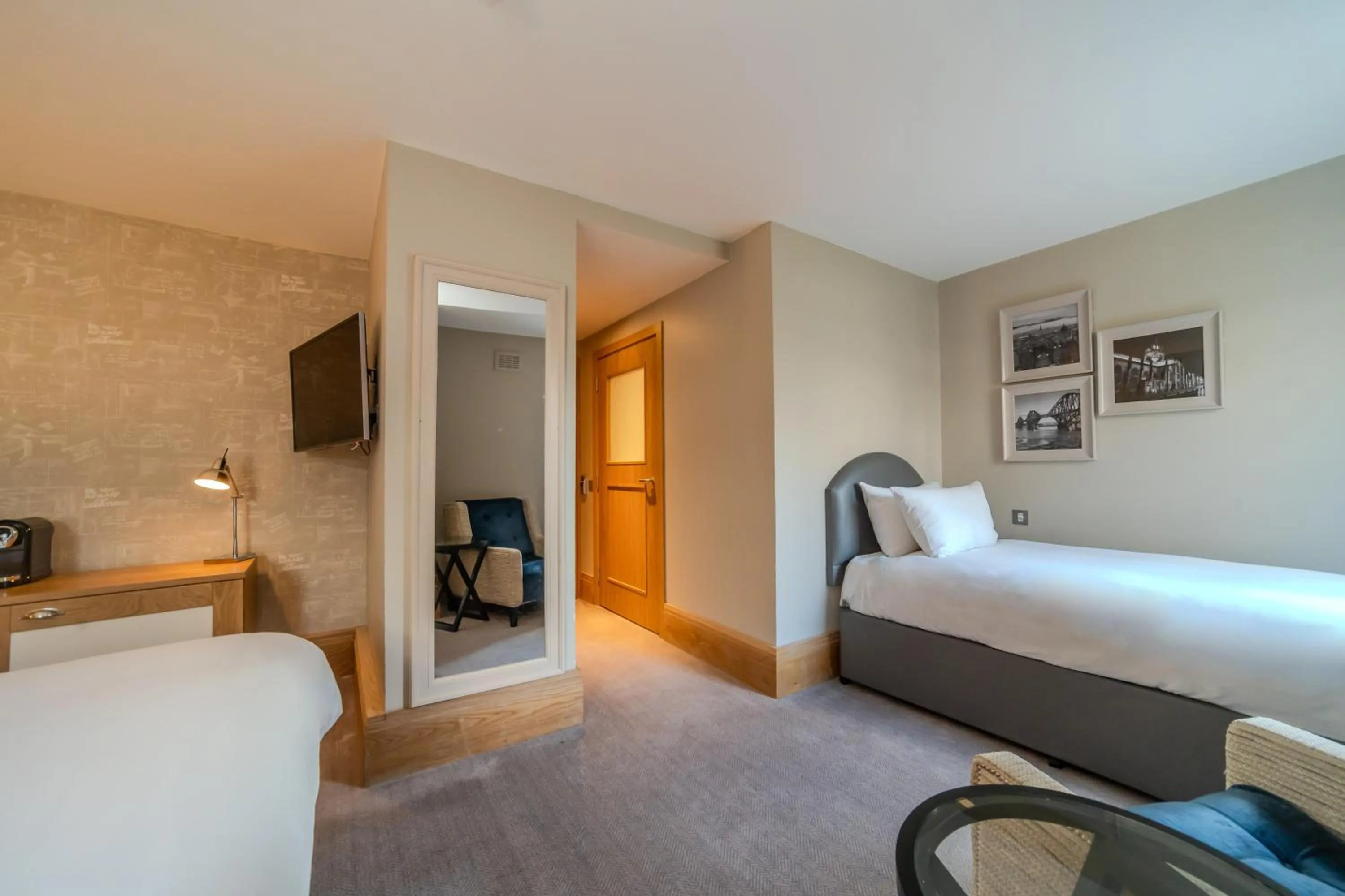 Bedroom, Bed in The Scholar