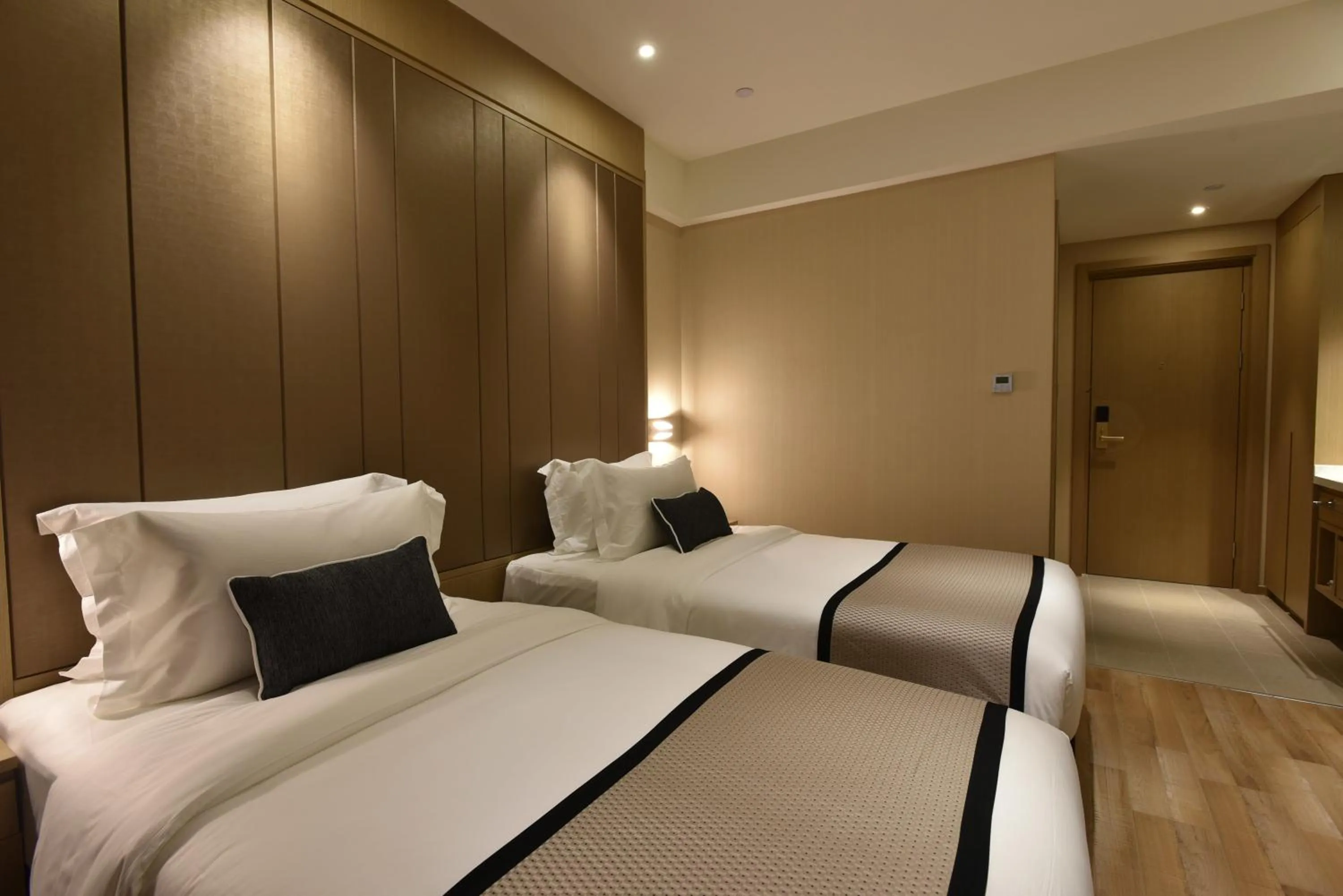 Bed in SHANGHAI-DECO Hotel-Free shuttle bus from Pudong Airport and Disneyland