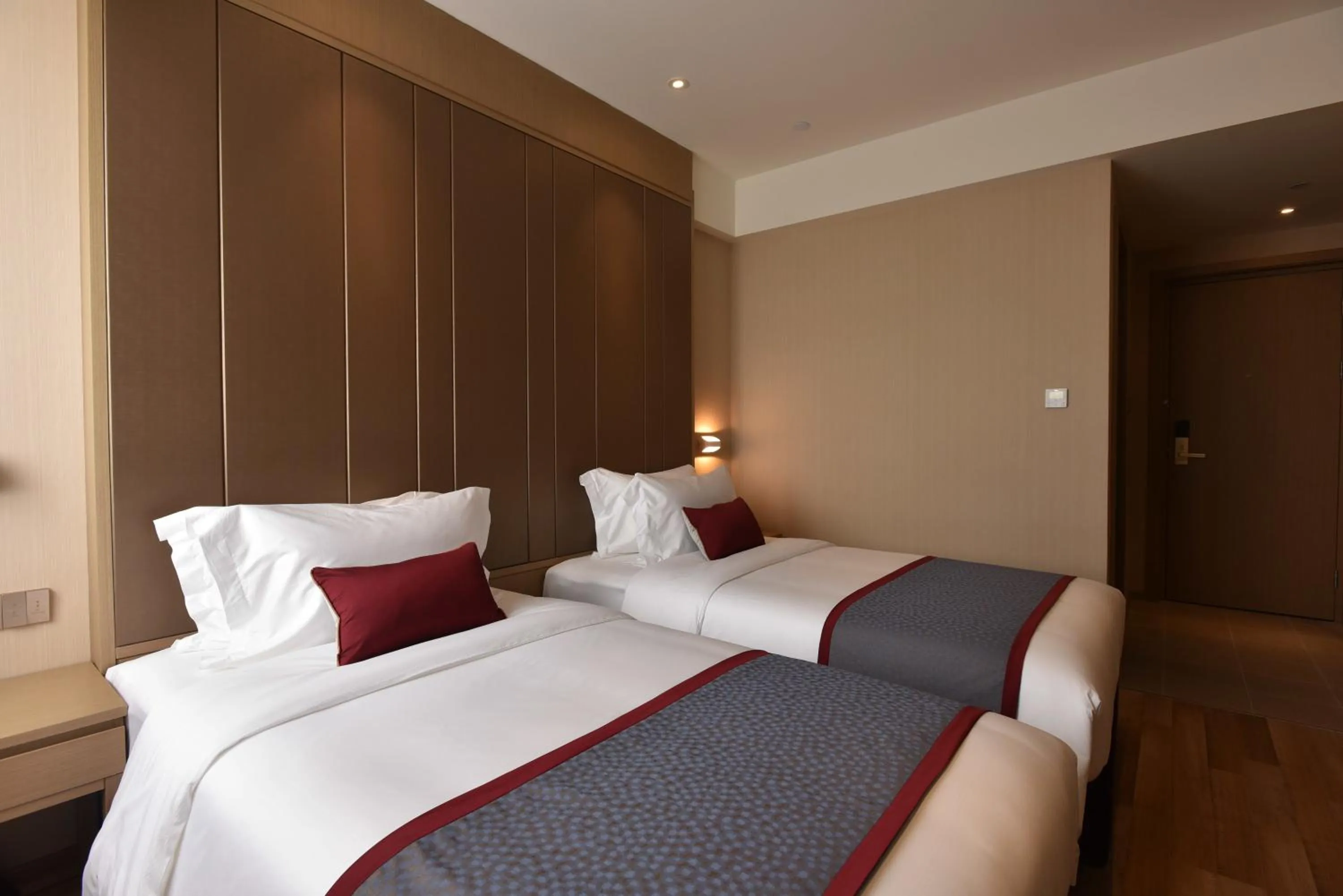 Bed in SHANGHAI-DECO Hotel-Free shuttle bus from Pudong Airport and Disneyland