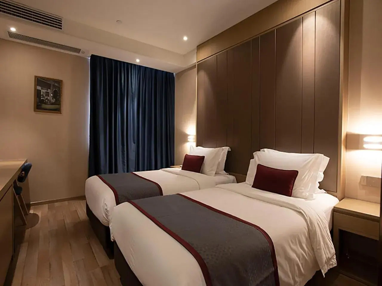 Bed in SHANGHAI-DECO Hotel-Free shuttle bus to Pudong Airport and Disneyland Bed in SHANGHAI-DECO Hotel-Free shuttle bus to Pudong Airport and Disneyland