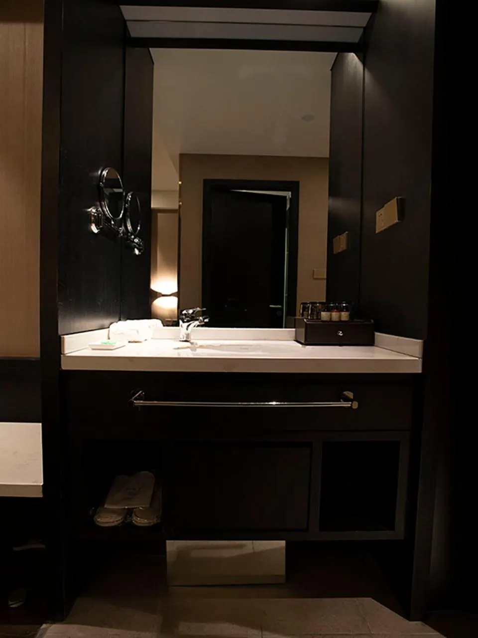 SHANGHAI-DECO Hotel-Free shuttle bus from Pudong Airport and Disneyland